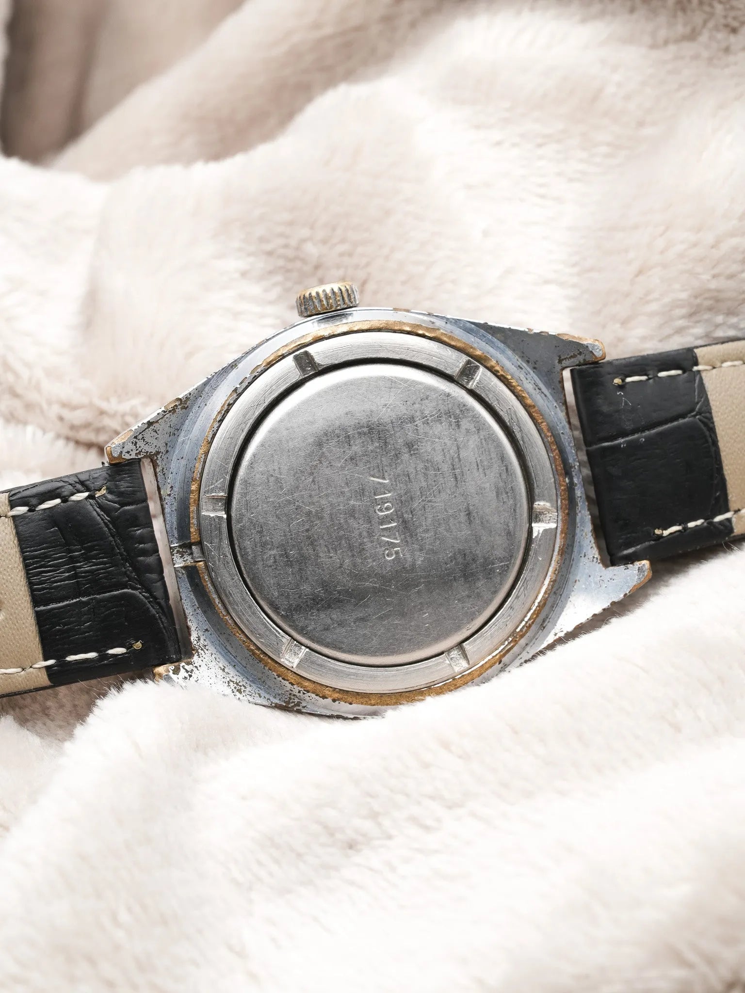 Raketa - Acier Daydate Creme - 1970s - Atelier Victor Paris - Vintage Watch Shop Dubai
