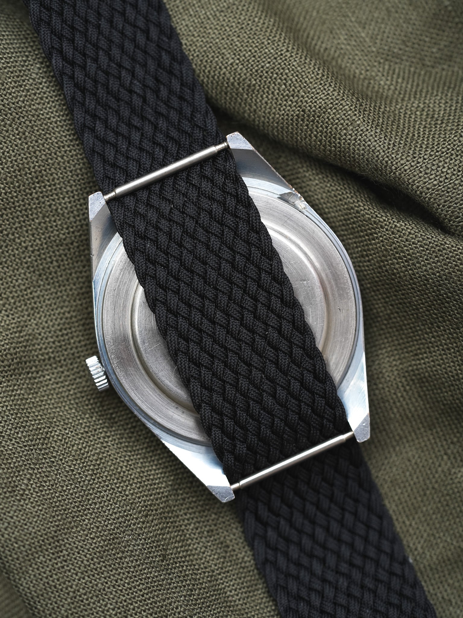Raketa - Acier Or Cadran Blanc Tapissé Trotteuse Rouge - 1970s - Atelier Victor - Vintage  Shop