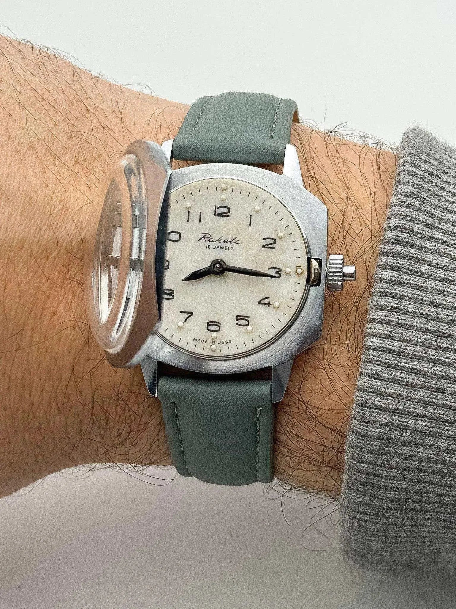 Raketa - Blind White Dial - 1980’s - Atelier Victor Paris - Vintage Watch Shop Dubai