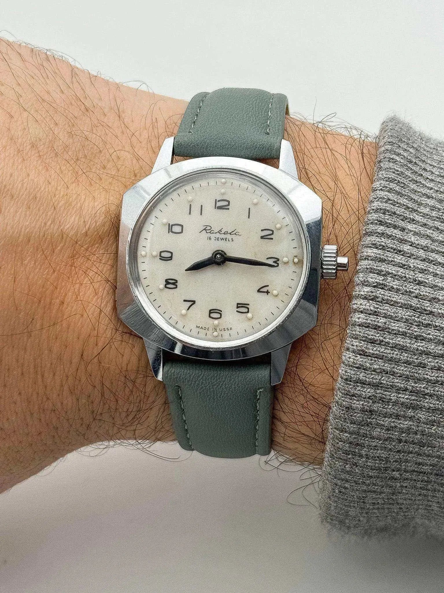 Raketa - Blind White Dial - 1980’s - Atelier Victor Paris - Vintage Watch Shop Dubai