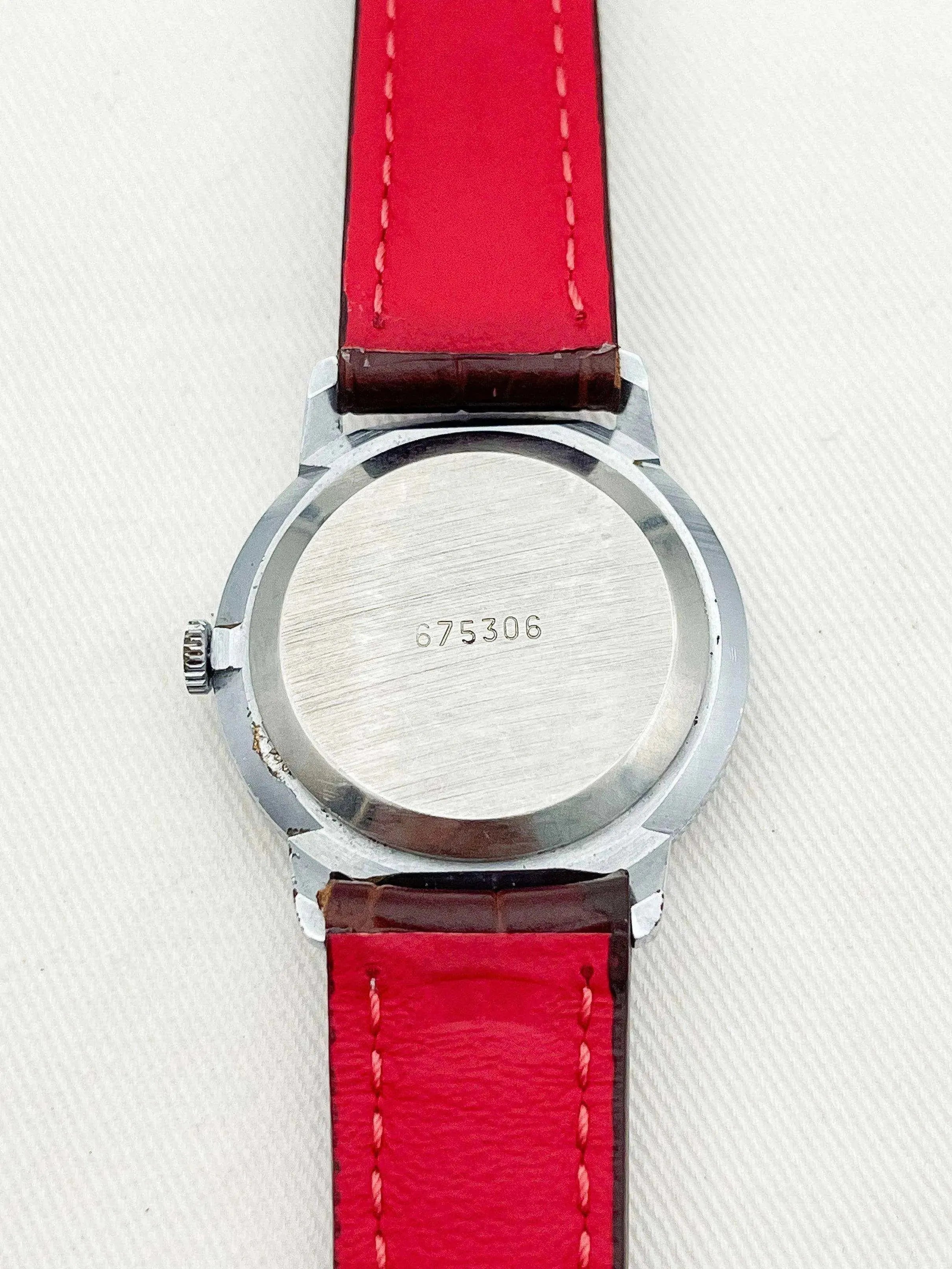 Raketa - Clock - 1960s - Atelier Victor Paris - Vintage Watch Shop Dubai