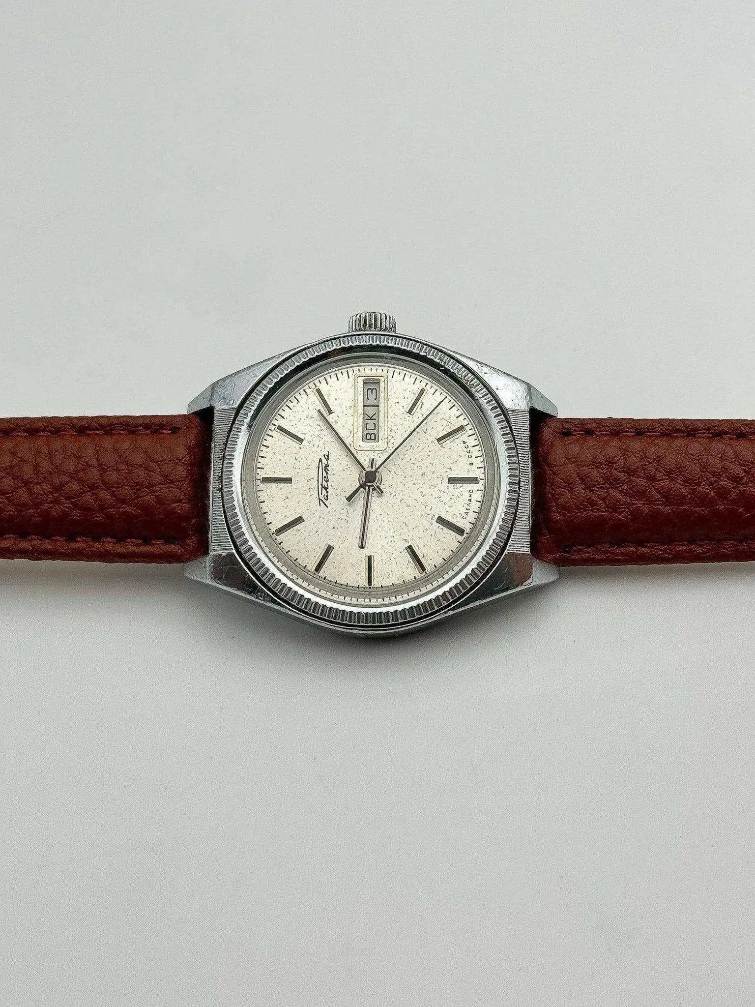 Raketa - Daydate Black Index - 1980’s - Atelier Victor Paris - Vintage Watch Shop Dubai