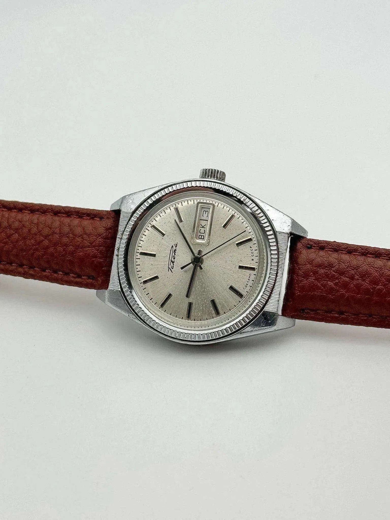 Raketa - Daydate Black Index - 1980’s - Atelier Victor Paris - Vintage Watch Shop Dubai