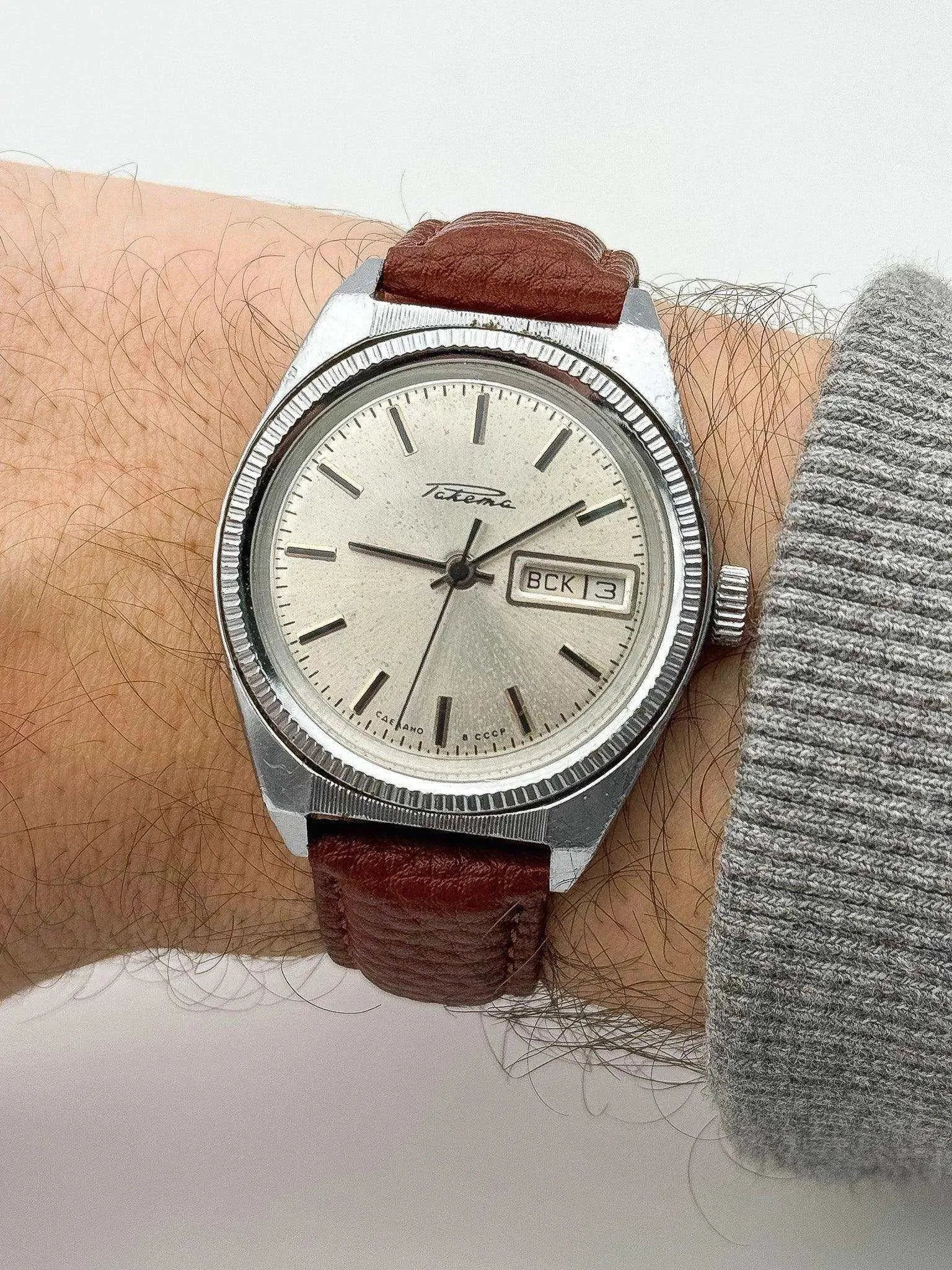 Raketa - Daydate Black Index - 1980’s - Atelier Victor Paris - Vintage Watch Shop Dubai
