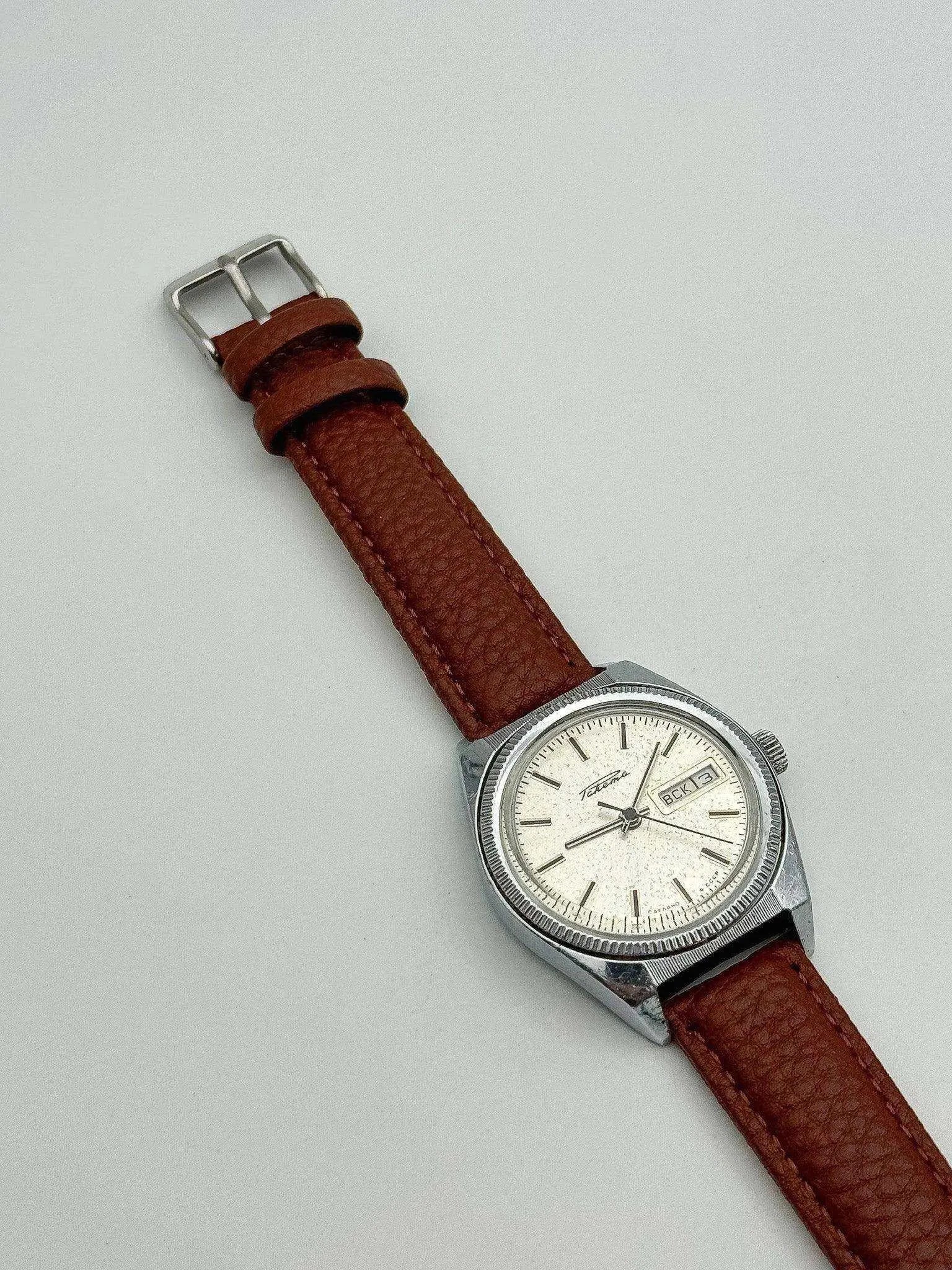 Raketa - Daydate Black Index - 1980’s - Atelier Victor Paris - Vintage Watch Shop Dubai
