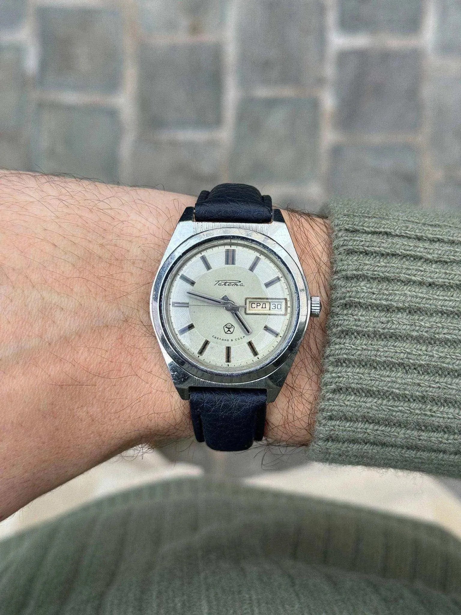 Raketa - Daydate Cream - 1970s - Atelier Victor Paris - Vintage Watch Shop Dubai