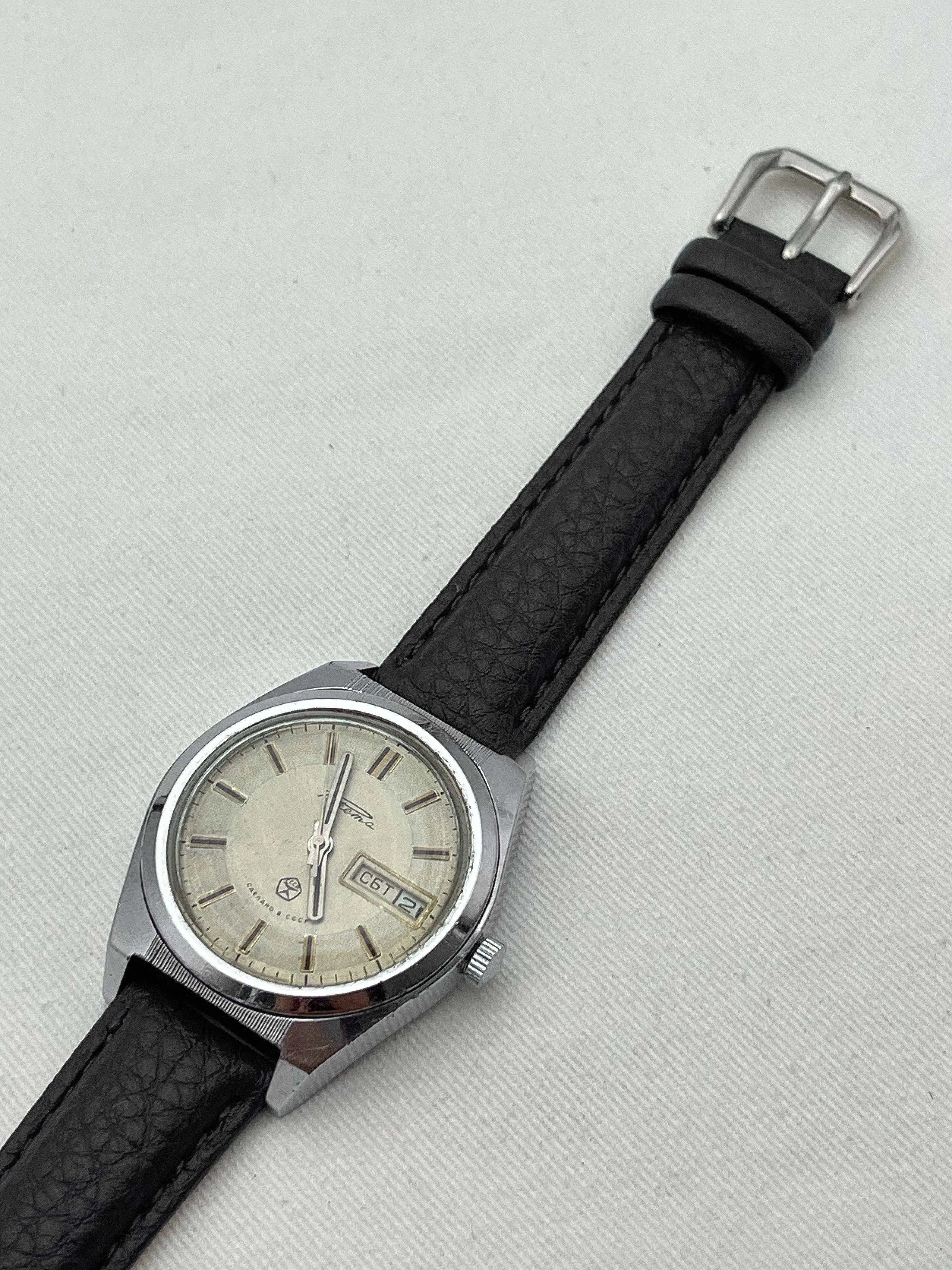 Raketa - Daydate Cream - 1970s - Atelier Victor Paris - Vintage Watch Shop Dubai