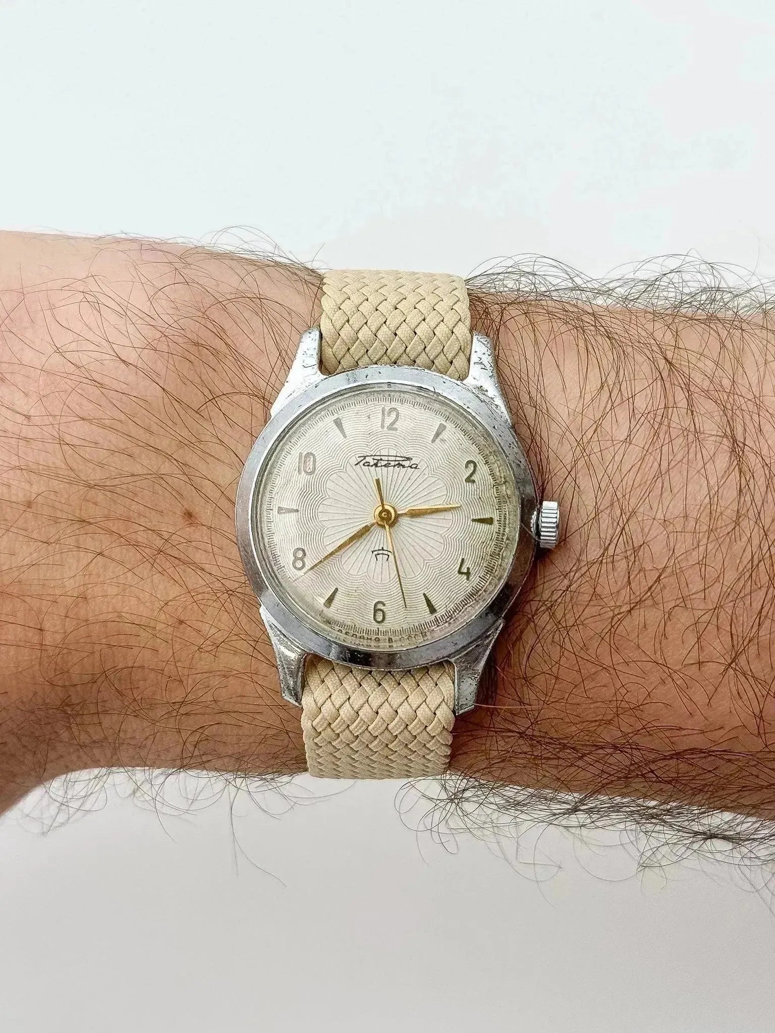 Raketa - Draw Gold - 1960s - Atelier Victor Paris - Vintage Watch Shop Dubai