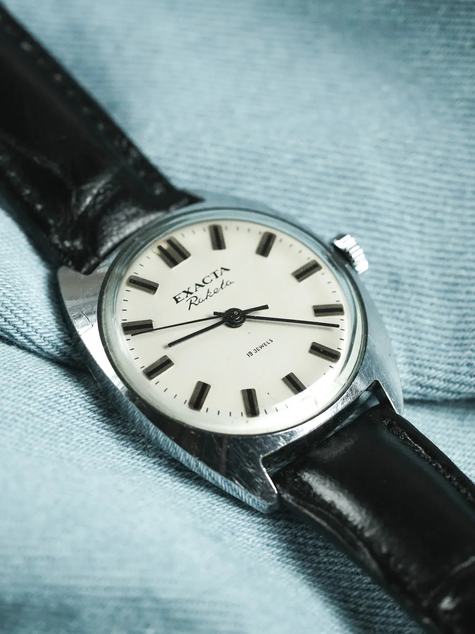 Raketa - Exacta Cadran Blanc index noir - 1970s - Atelier Victor