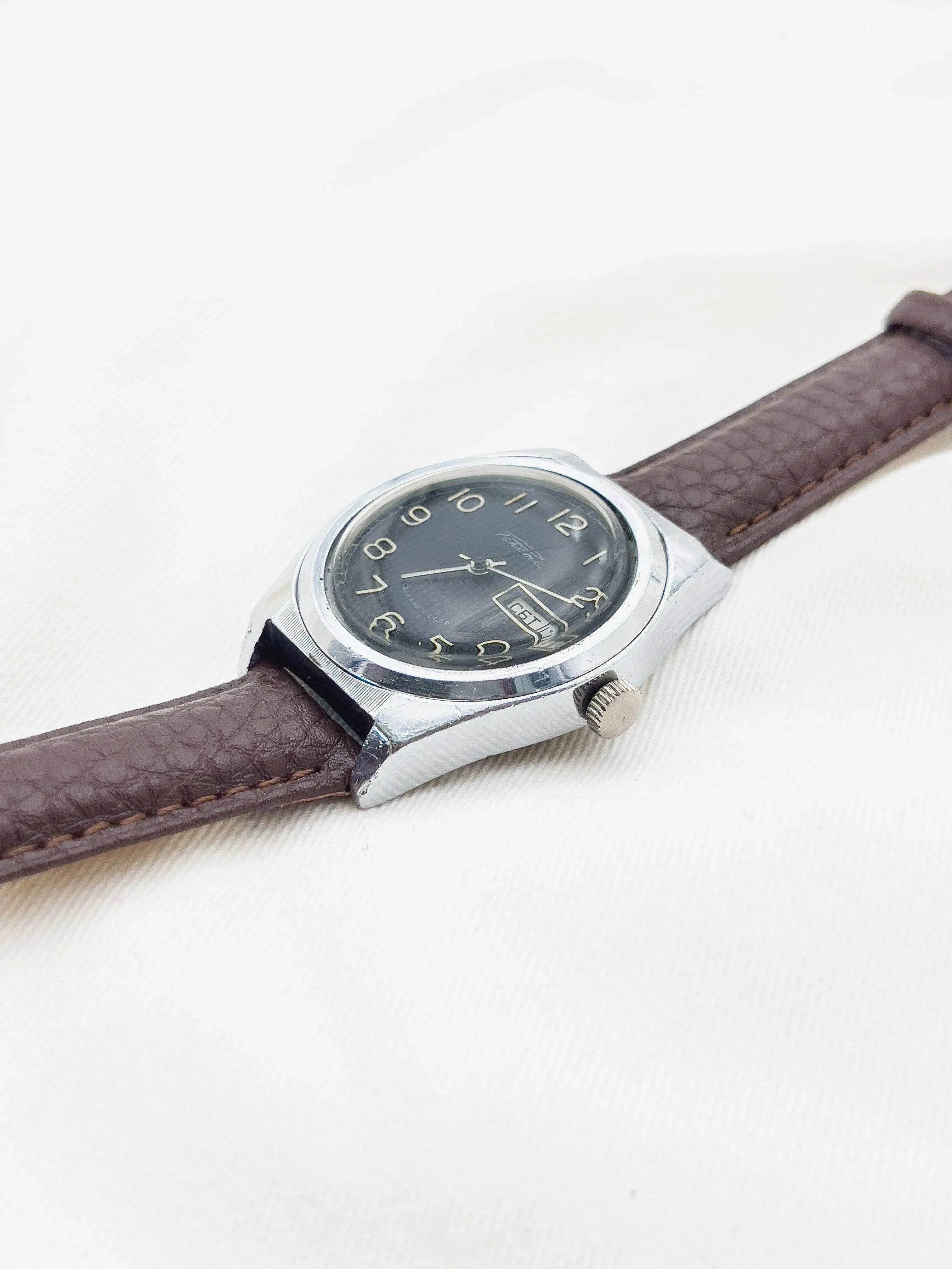 Raketa - Index Romain Daydate - 1970's - Atelier Victor Paris - Vintage Watch Shop Dubai