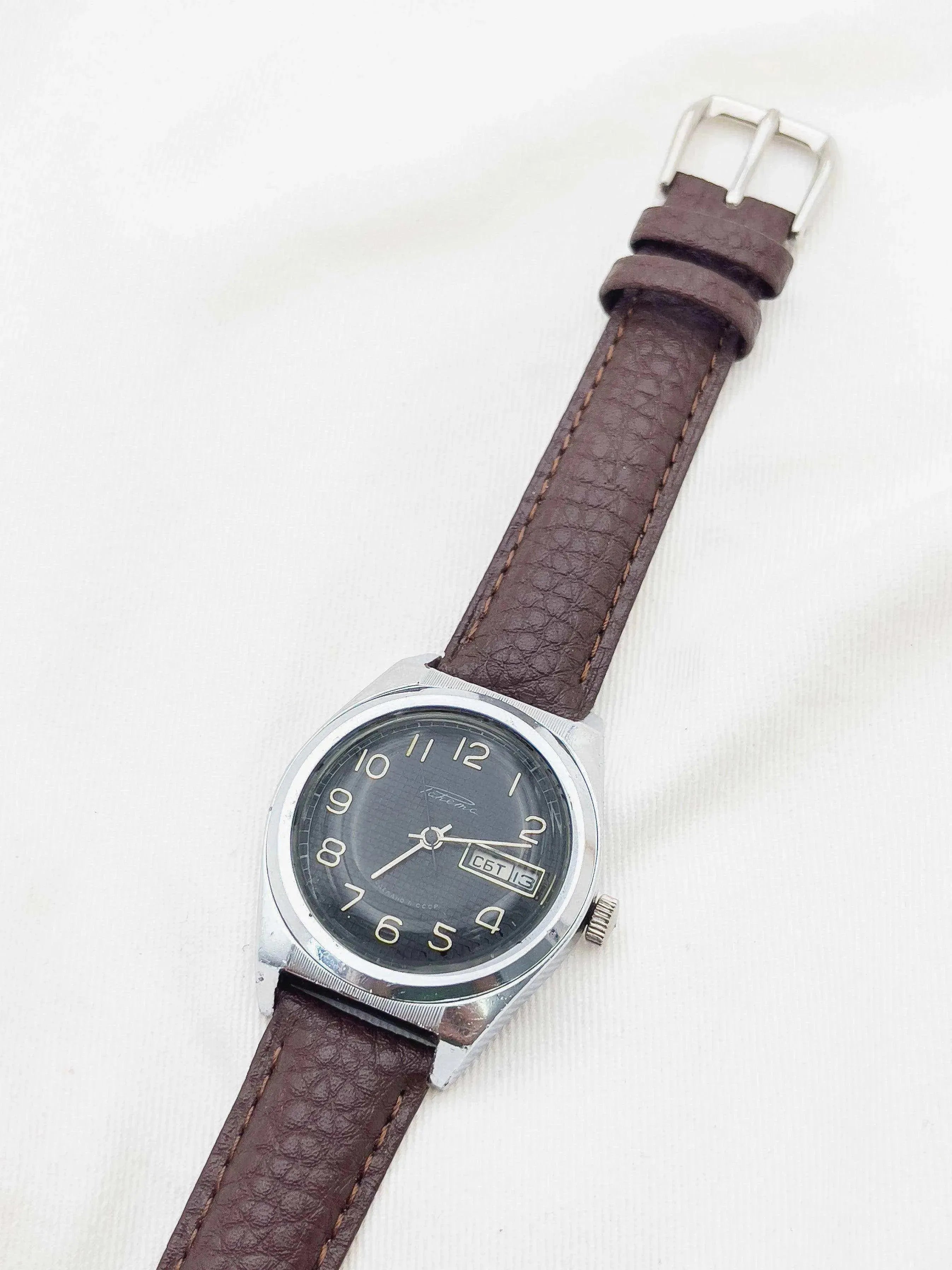 Raketa - Index Romain Daydate - 1970's - Atelier Victor Paris - Vintage Watch Shop Dubai