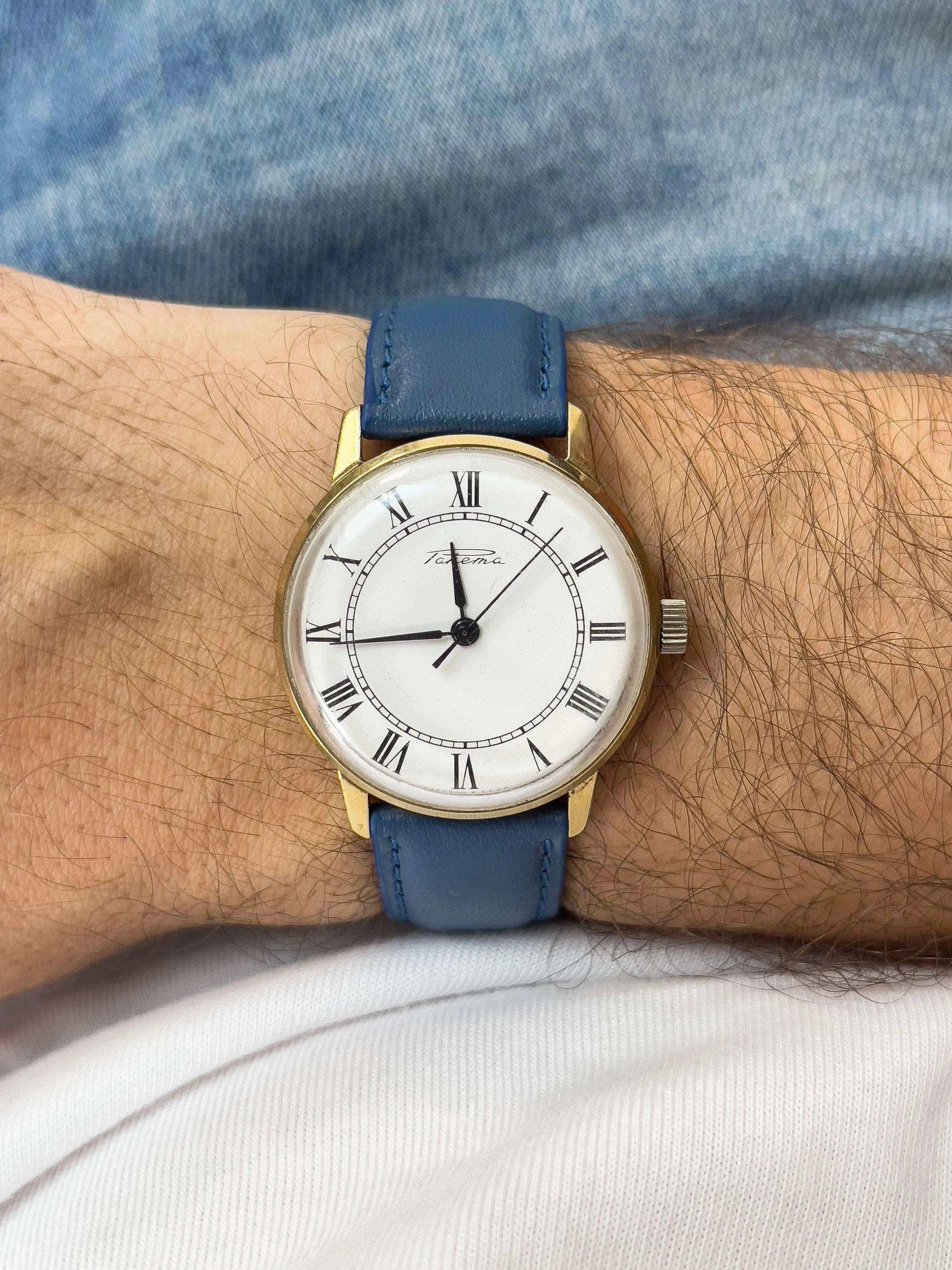 Raketa - Index Romain Gold - 1960s - Atelier Victor Paris - Vintage Watch Shop Dubai