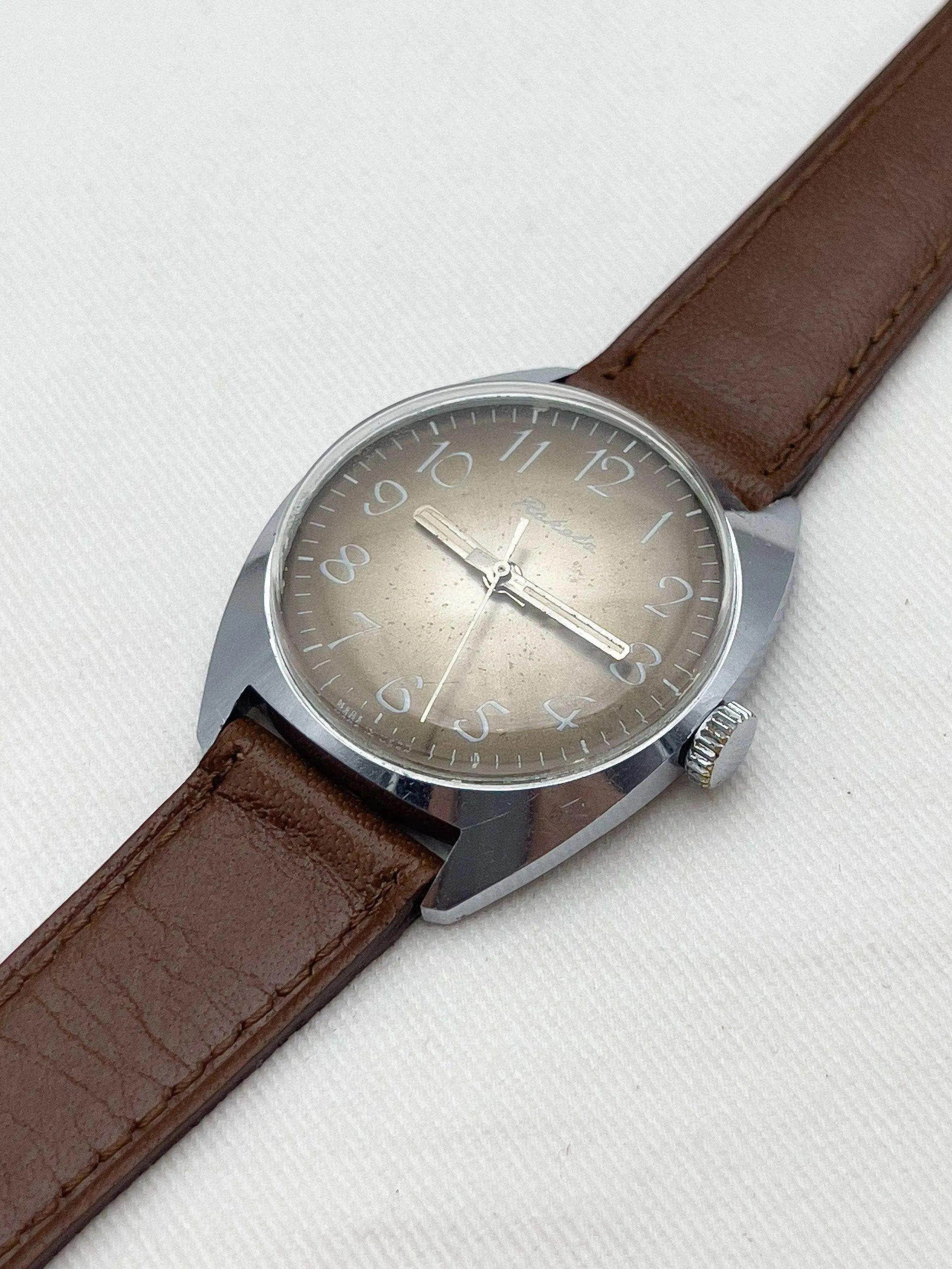 Raketa - Moka Chiffres Arabes - 1970s - Atelier Victor - Vintage Watch Shop
