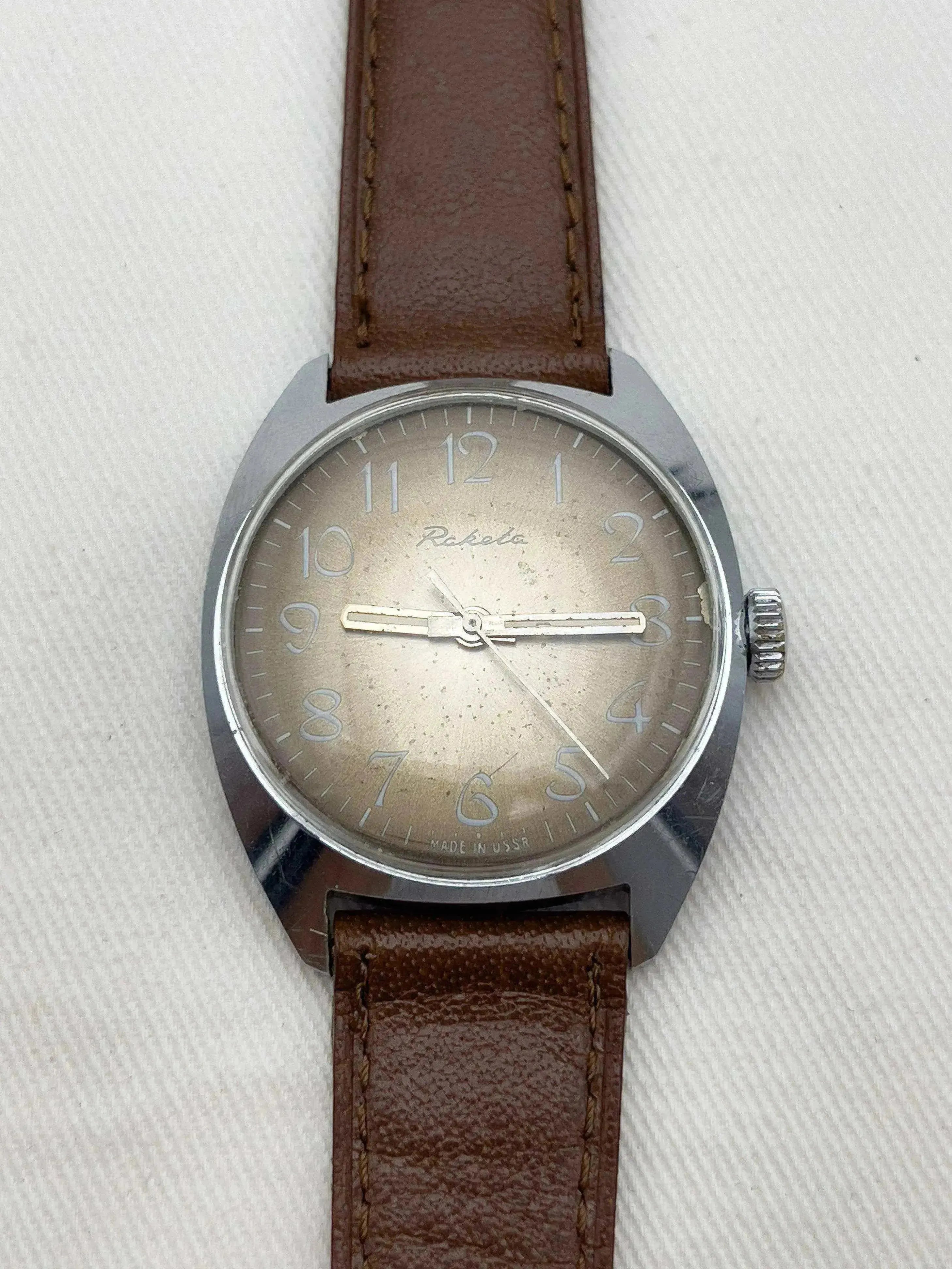 Raketa - Moka Chiffres Arabes - 1970s - Atelier Victor - Vintage Watch Shop