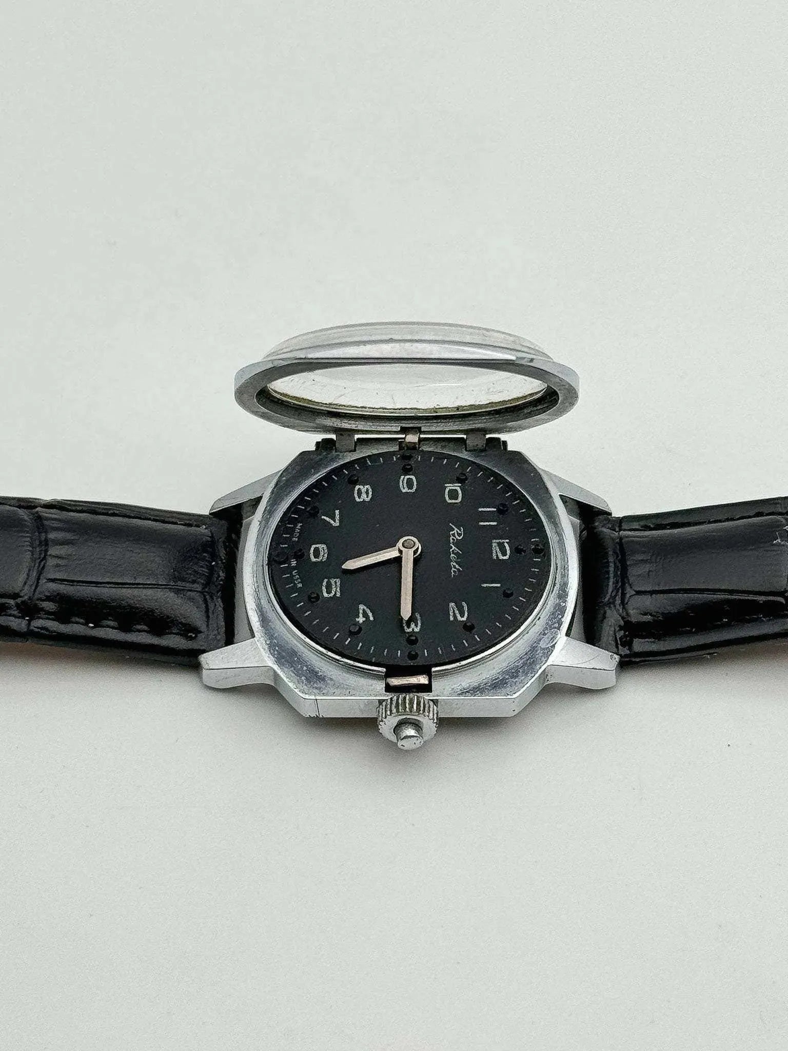 Raketa - Montre ancienne pour les aveugles cadran noir - 1980s - Atelier Victor - Vintage  Shop