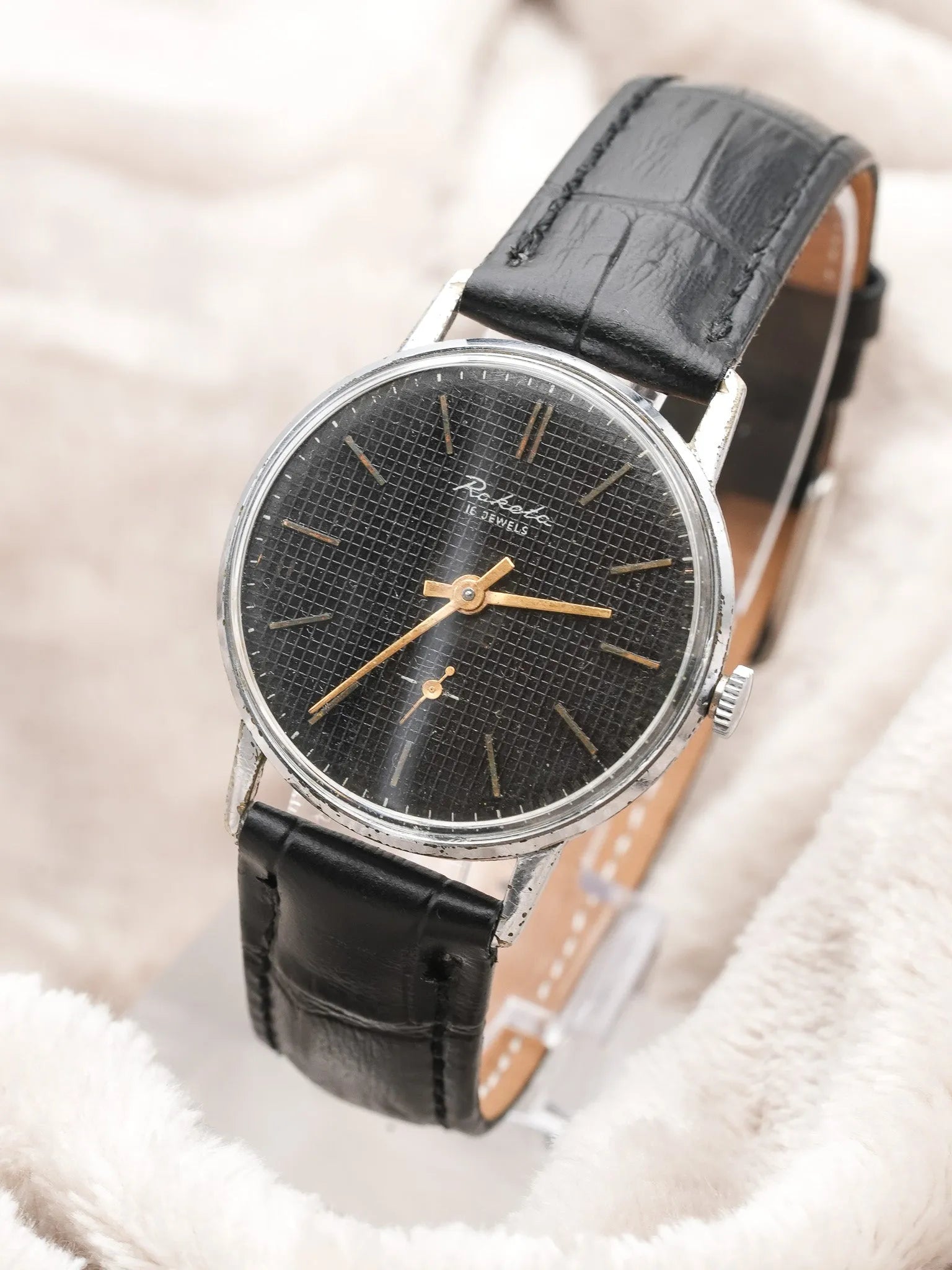 Raketa - Nid d'abeilles Noir Petite-seconde OR - 1960s - Atelier Victor Paris - Vintage Watch Shop Dubai