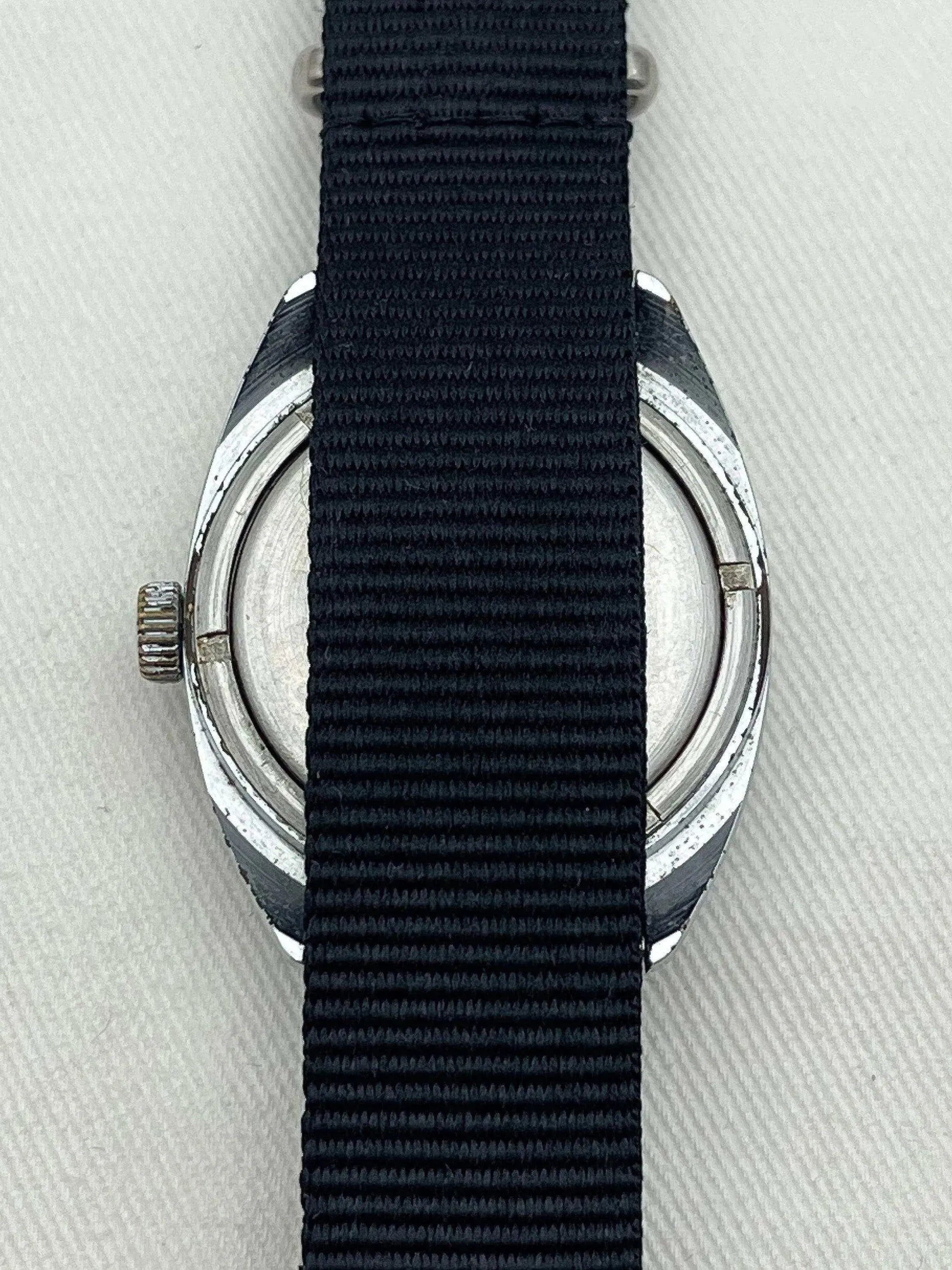 Raketa - Red Twelve - 1960s - Atelier Victor