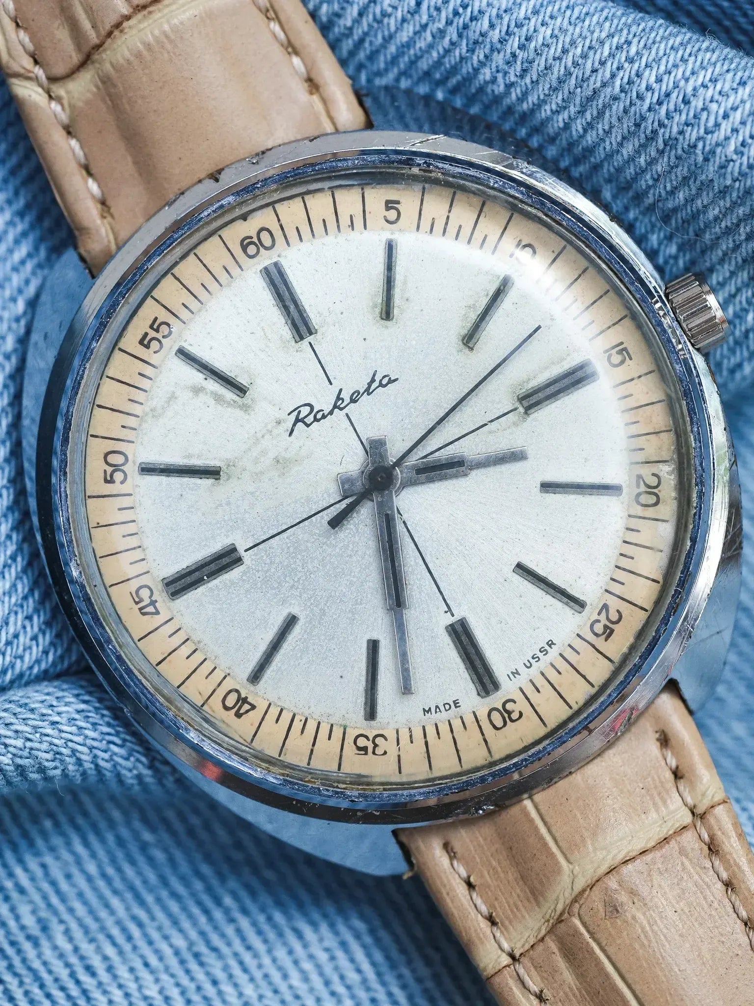 Raketa - Tonneau Crosshair Beige steel - 1970s - Atelier Victor