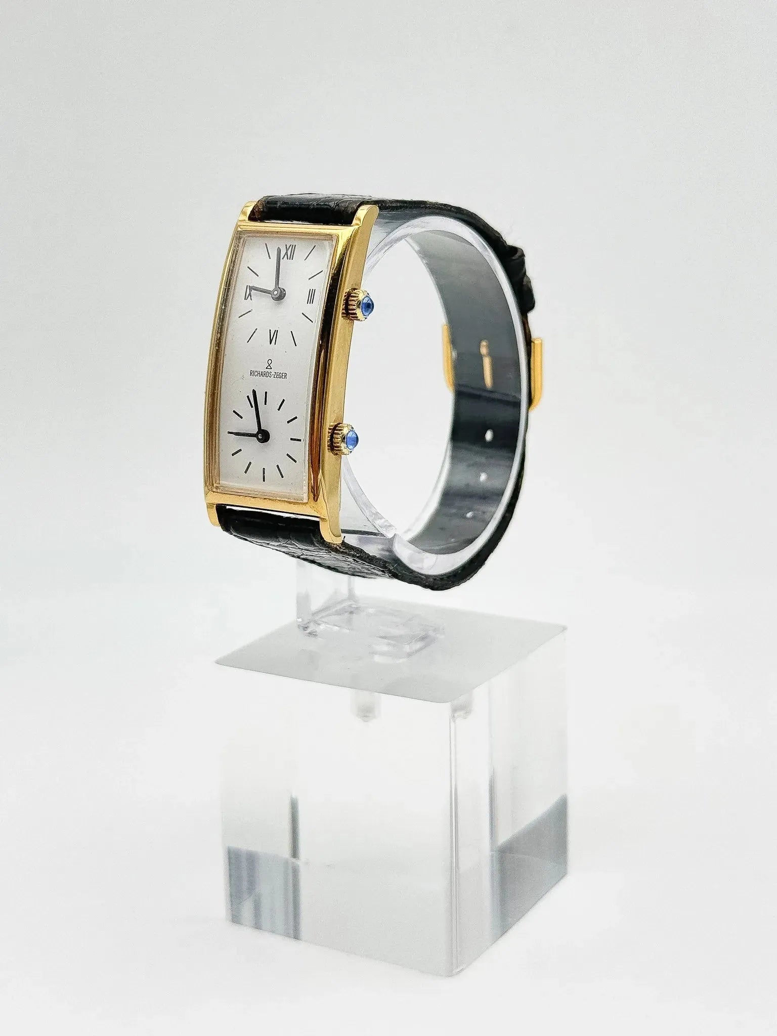 Richards-Zeger - GMT Plaqué or fond blanc double mouvements - 1980s - Atelier Victor Paris - Vintage Watch Shop Dubai