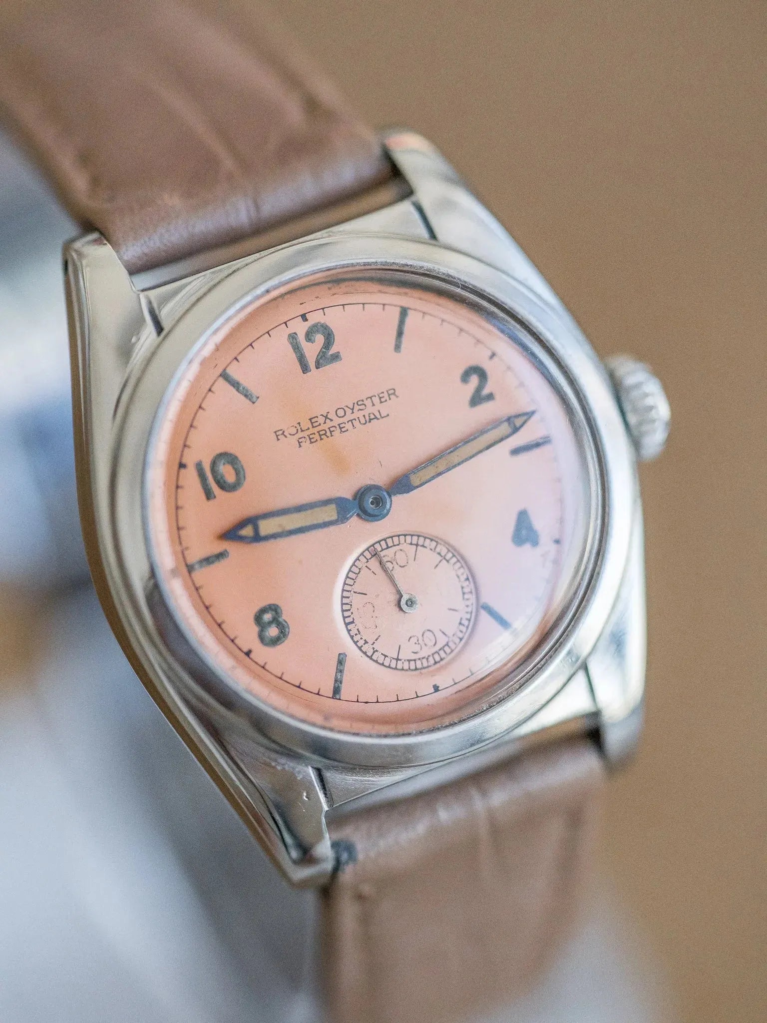 Rolex - Bubble Back 6050 Rare Salmon - 1950 - Atelier Victor Paris - Vintage Watch Shop Dubai
