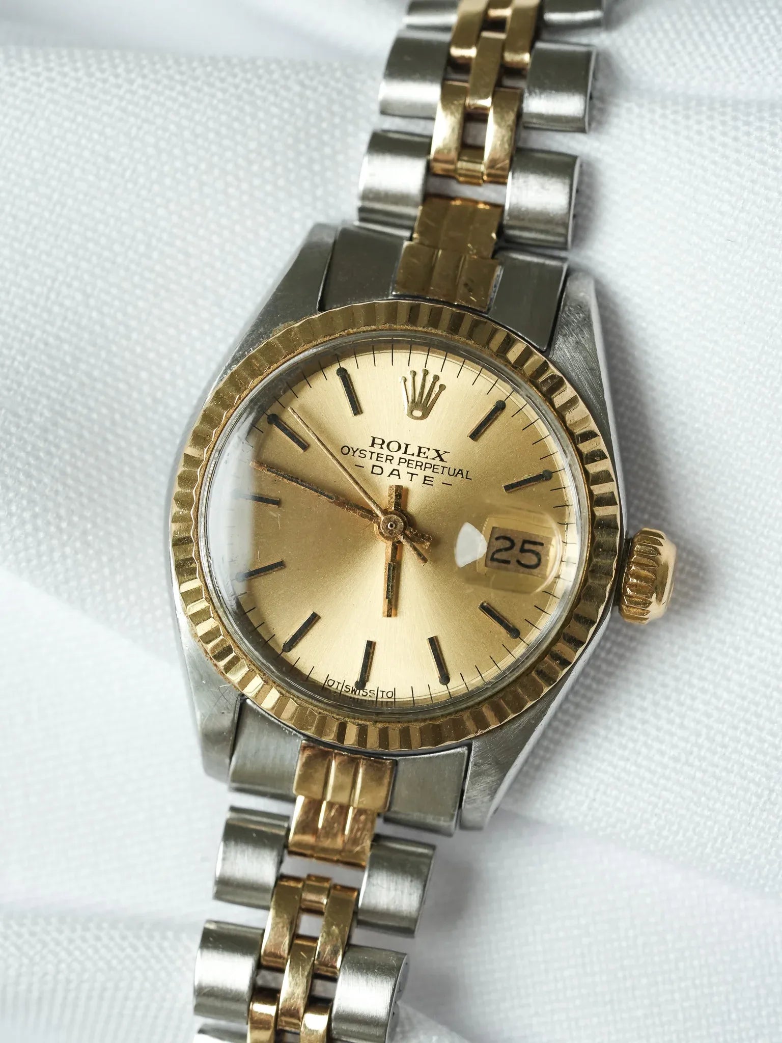 Rolex - Oyster Perpetual 26mm 6917 Or Acier jubilee Cadran or Lunette cannelée - 1973 - Atelier Victor