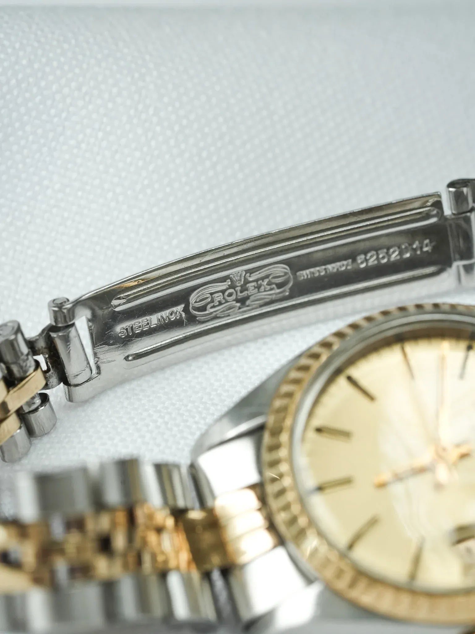 Rolex - Oyster Perpetual 26mm 6917 Or Acier jubilee Cadran or Lunette cannelée - 1973 - Atelier Victor