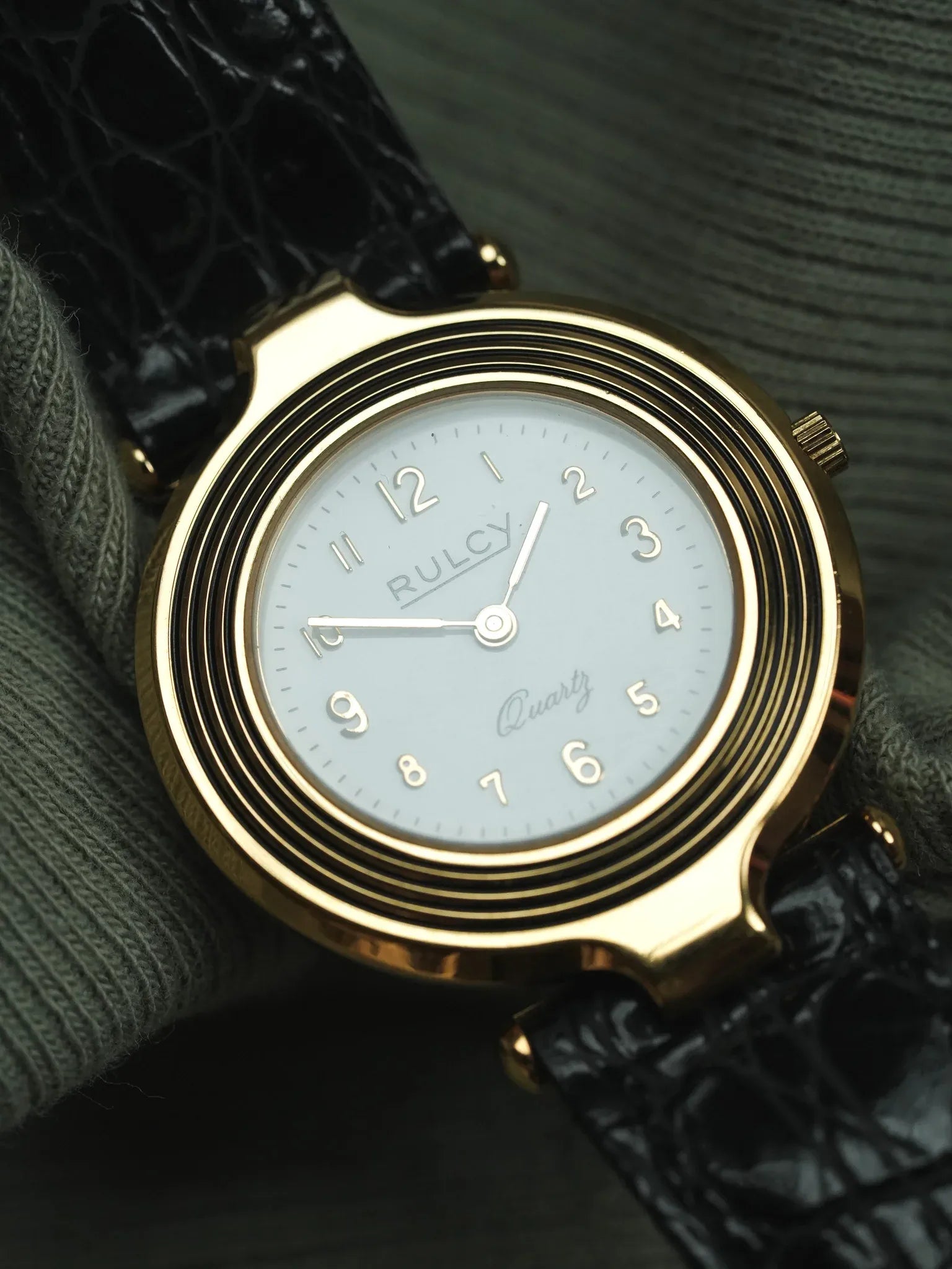 Rulcy - Disco volante laqué noir Plaqué or Cornes centrales - 1990s - Atelier Victor