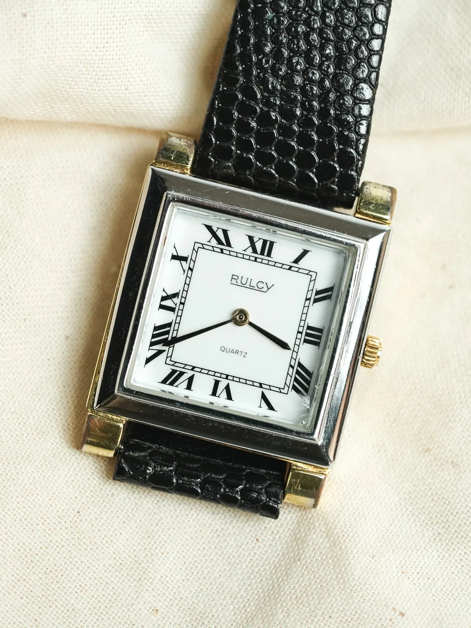 Rulcy - Style Tank Obus Acier Or Chiffre Romain - 1990s - Atelier Victor