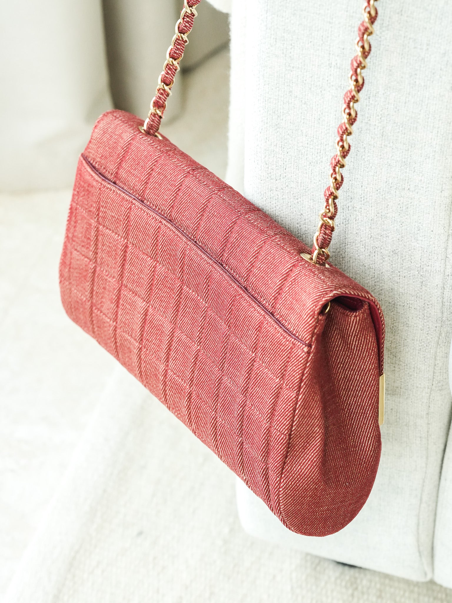 Sac à Main Chanel Vintage - Chocolate Bar Denim Rouge Femme (2002-2003) - Atelier Victor