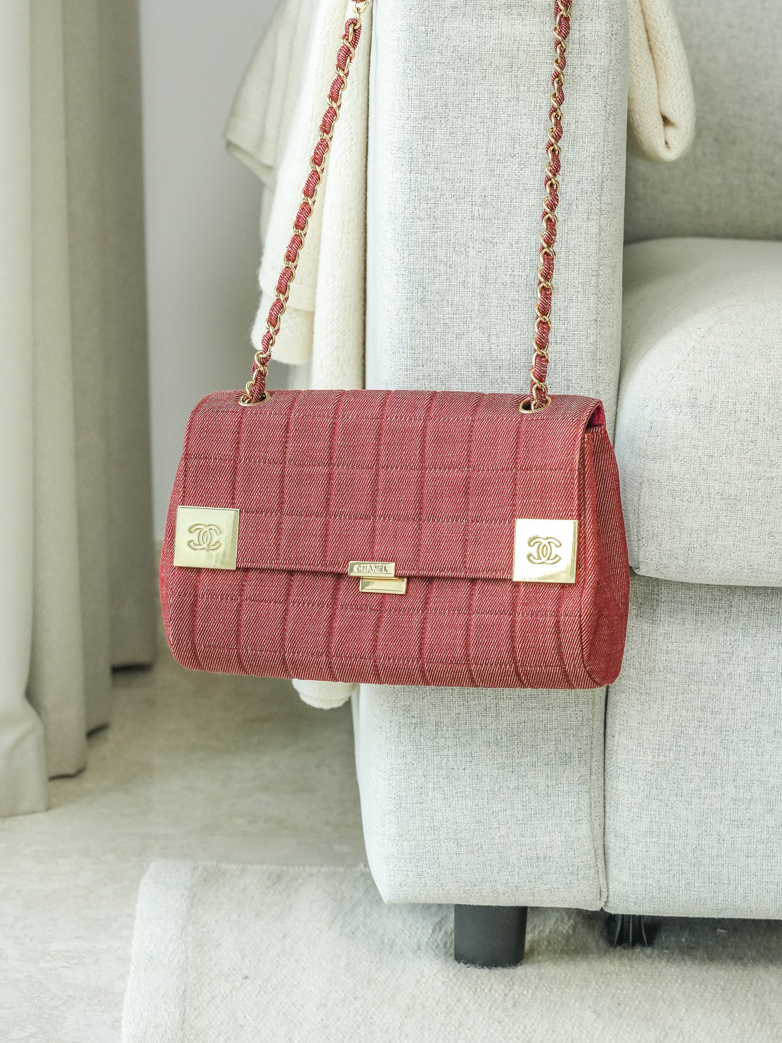 Sac à Main Chanel Vintage - Chocolate Bar Denim Rouge Femme (2002-2003) - Atelier Victor