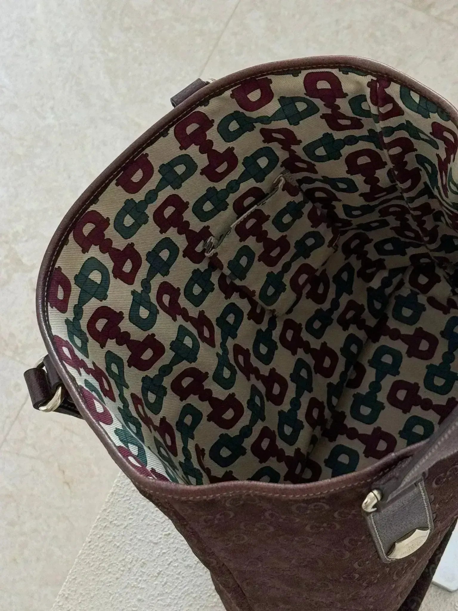 Sac à Main Gucci Suede Marron Motif GG - Atelier Victor