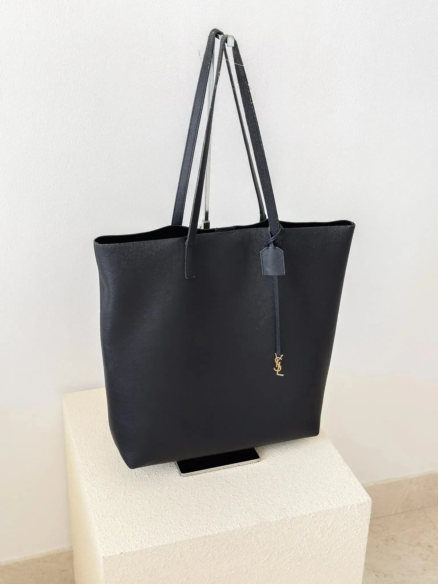 Saint Laurent - Cabas en cuir souple noir - Atelier Victor