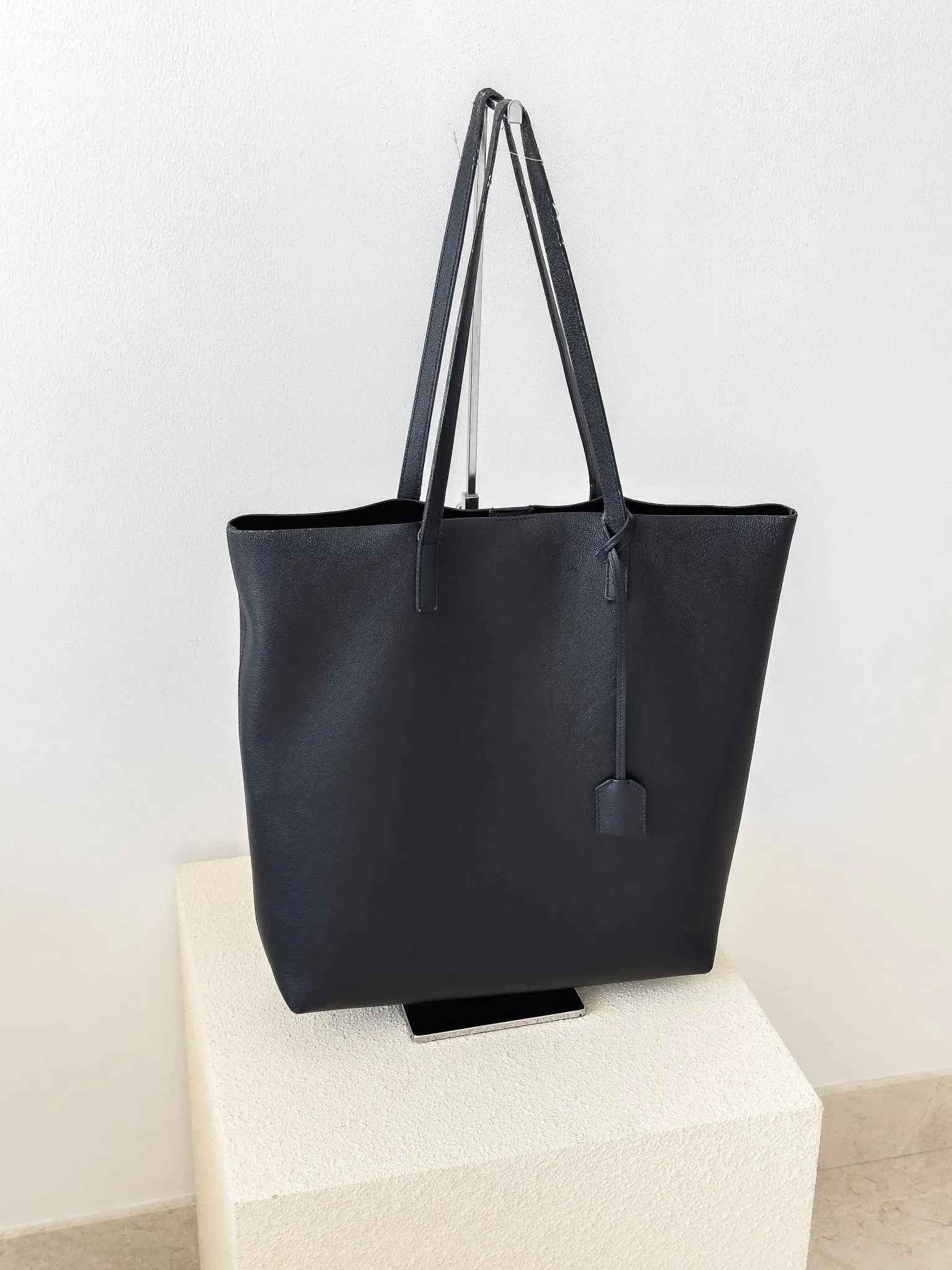 Saint Laurent - Cabas en cuir souple noir - Atelier Victor Paris - Vintage Watch Shop Dubai