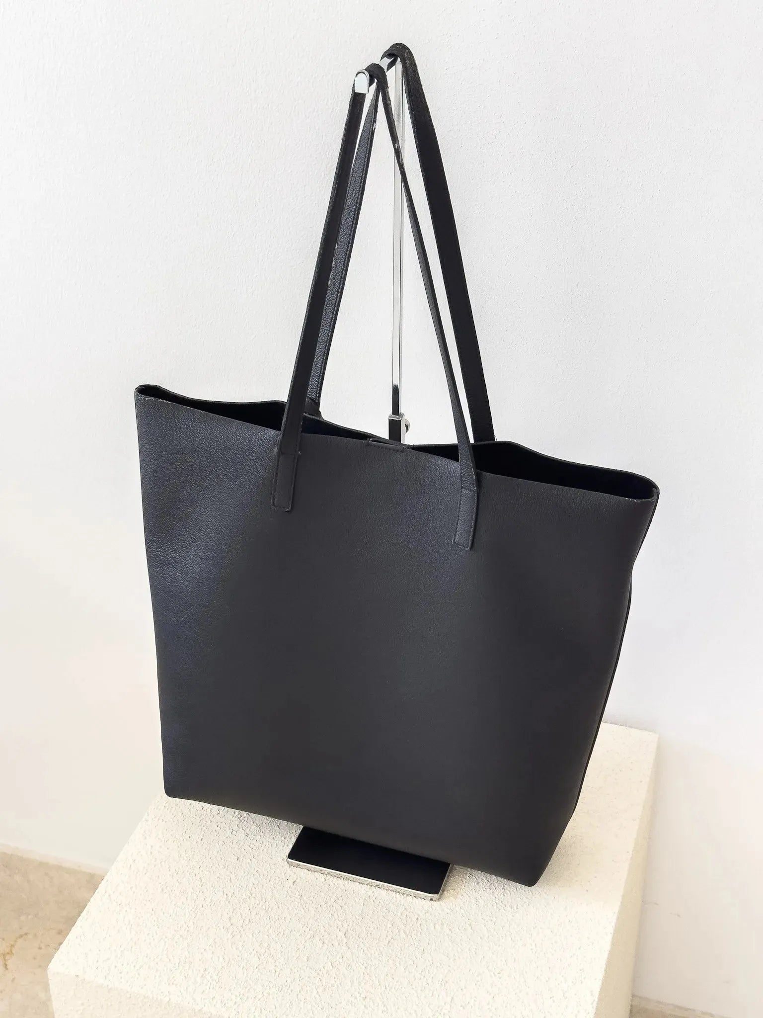 Saint Laurent - Cabas en cuir souple noir - Atelier Victor Paris - Vintage Watch Shop Dubai