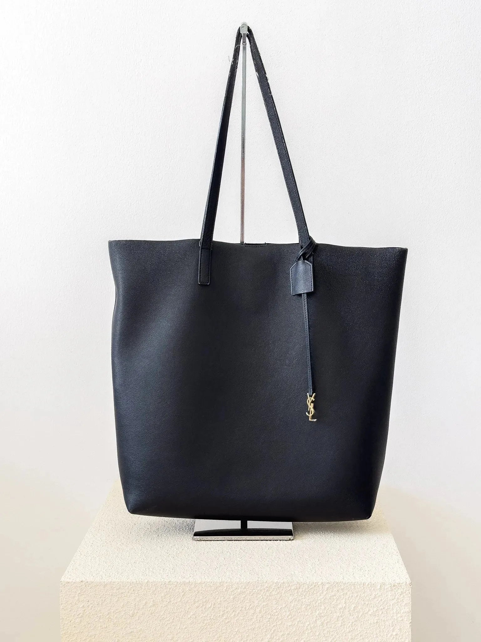 Saint Laurent - Cabas en cuir souple noir - Atelier Victor Paris - Vintage Watch Shop Dubai