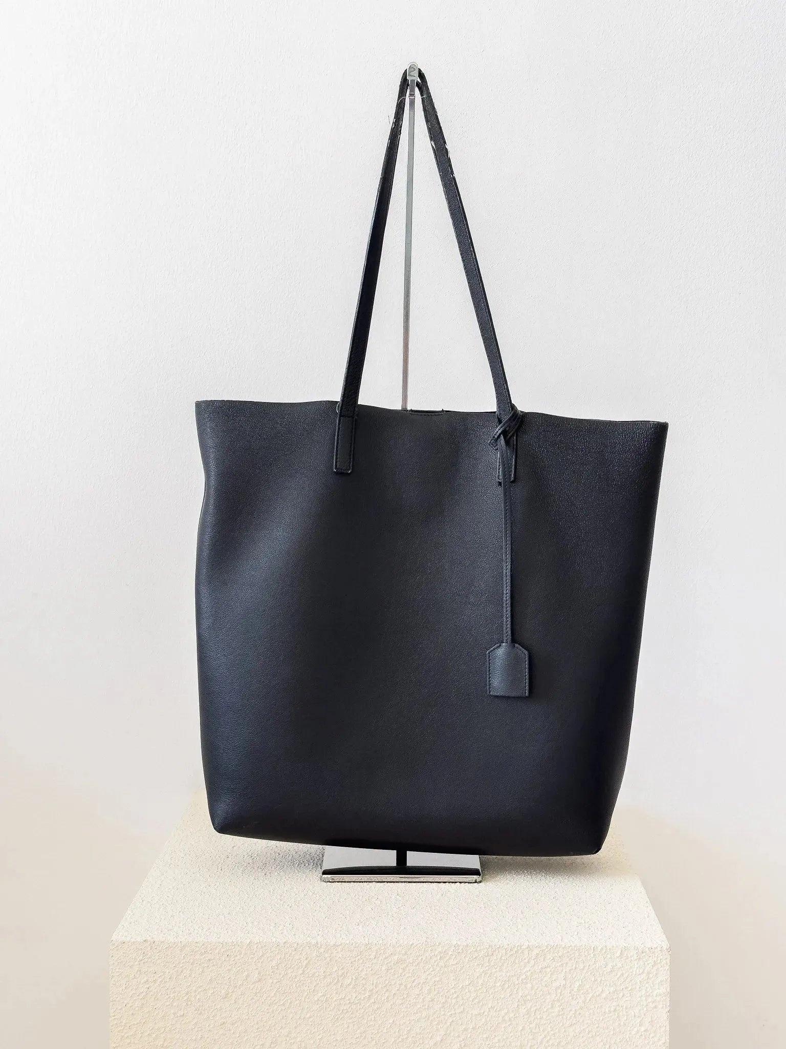 Saint Laurent - Cabas en cuir souple noir - Atelier Victor Paris - Vintage Watch Shop Dubai
