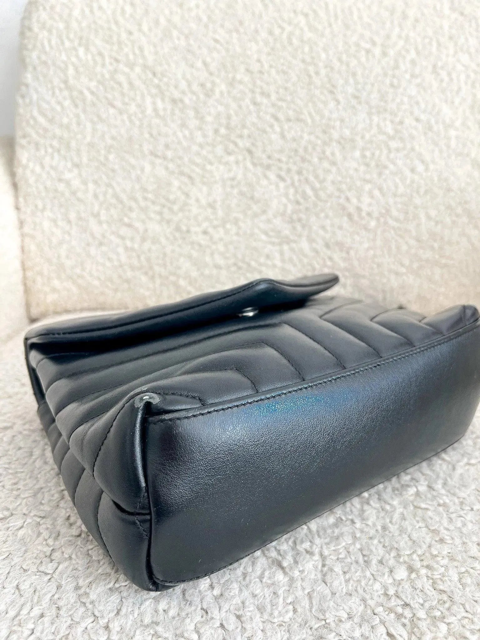 Saint Laurent - Sac bandoulière Loulou - Atelier Victor Paris - Vintage Watch Shop Dubai