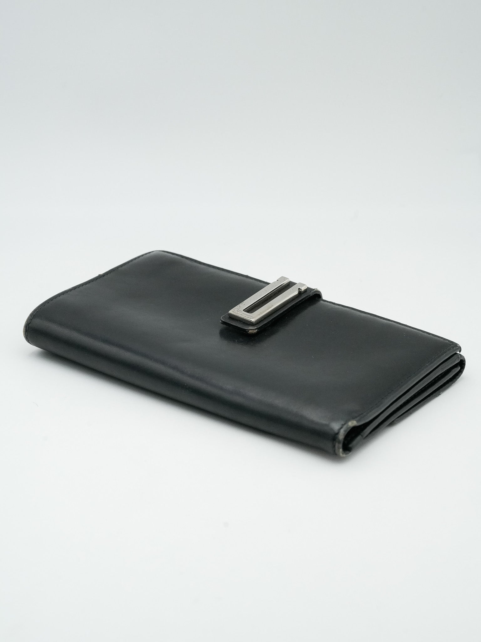 Salvatore Ferragamo - Portefeuille cuir noir - Atelier Victor - Vintage  Shop