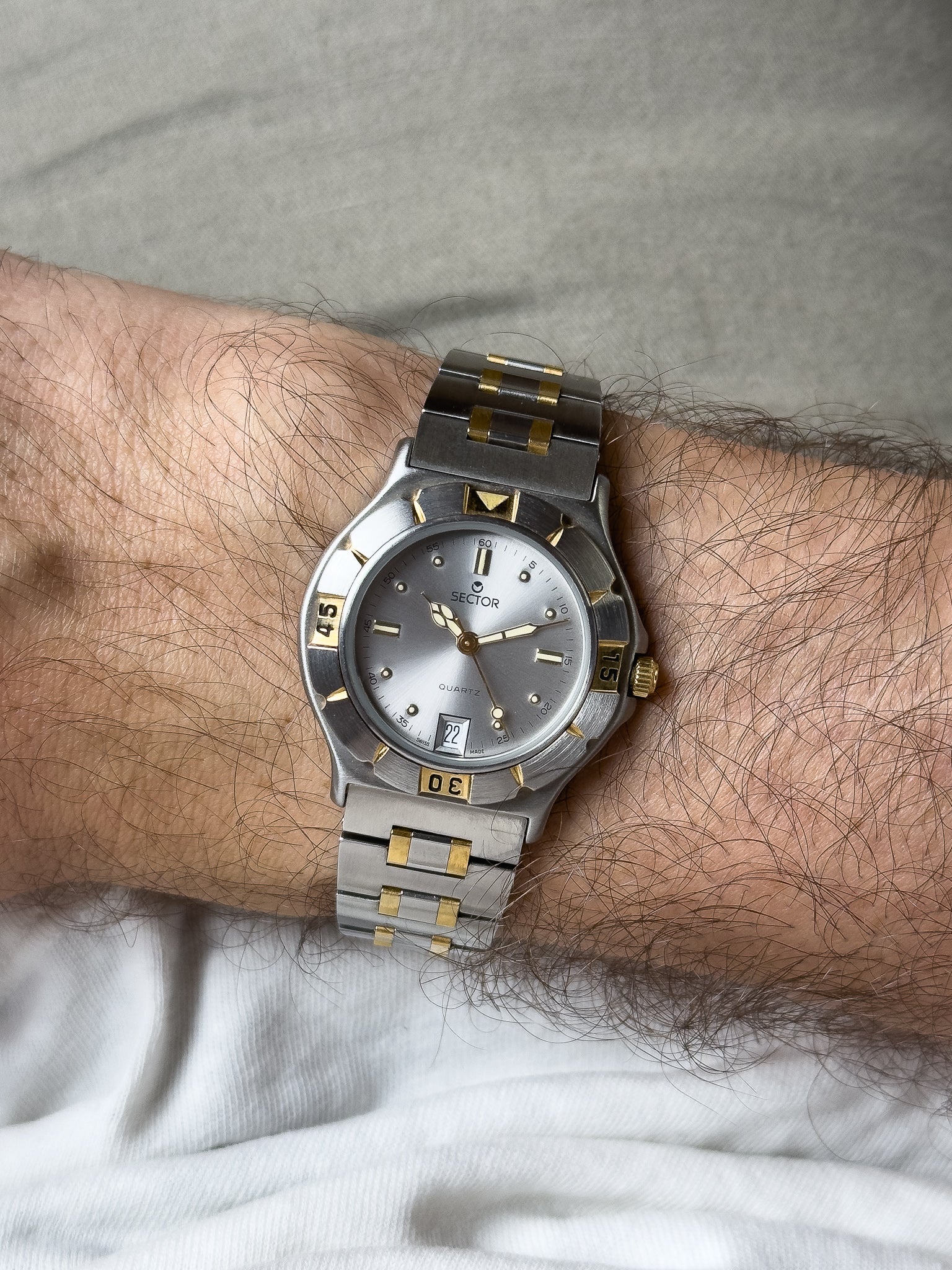 Sector - Acier Or Date 6h - 1990s - Atelier Victor - Vintage  Shop