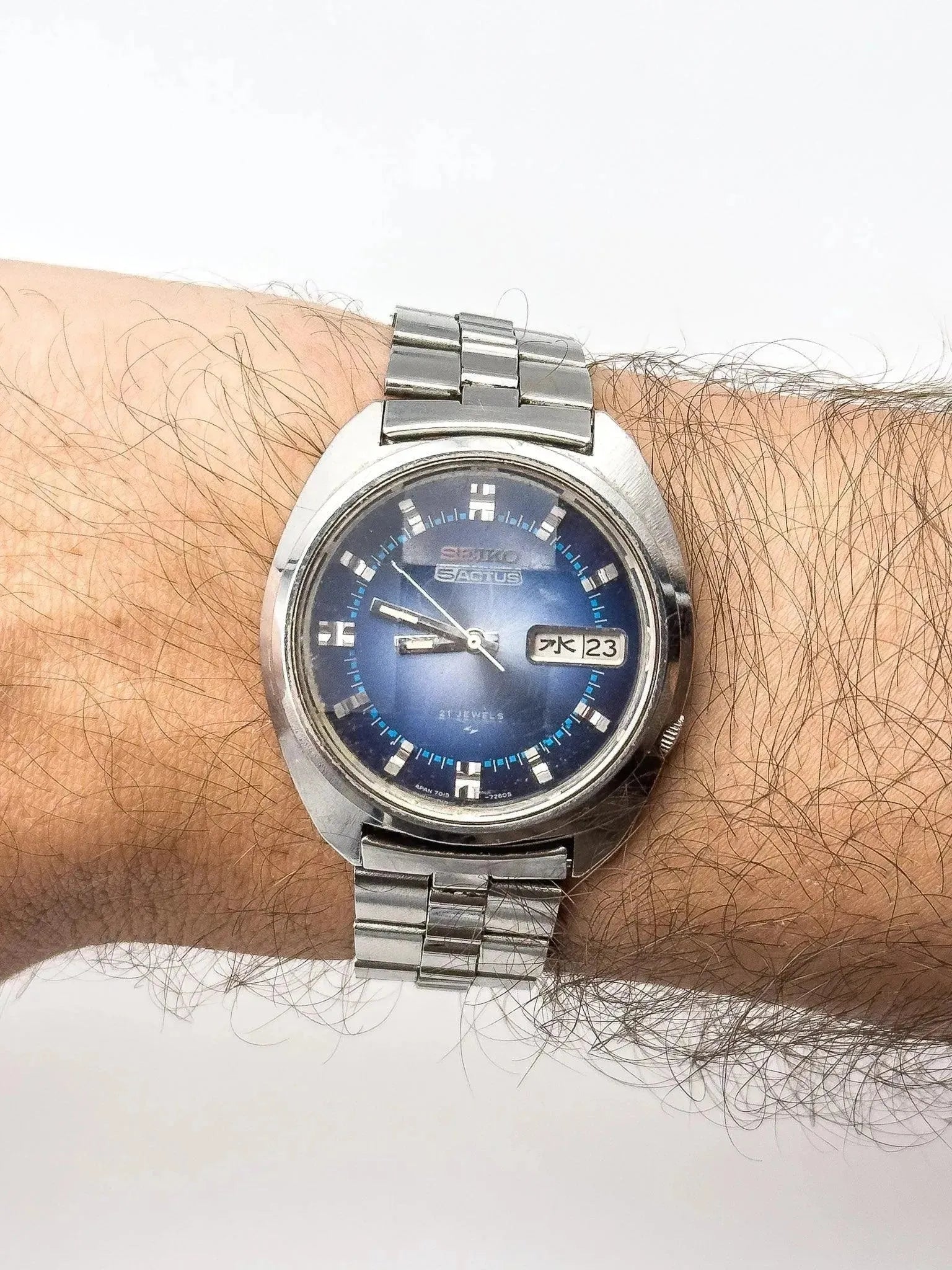 Seiko 5 Actus - Blue Facette Kanji - 1972 - Atelier Victor Paris - Vintage Watch Shop Dubai