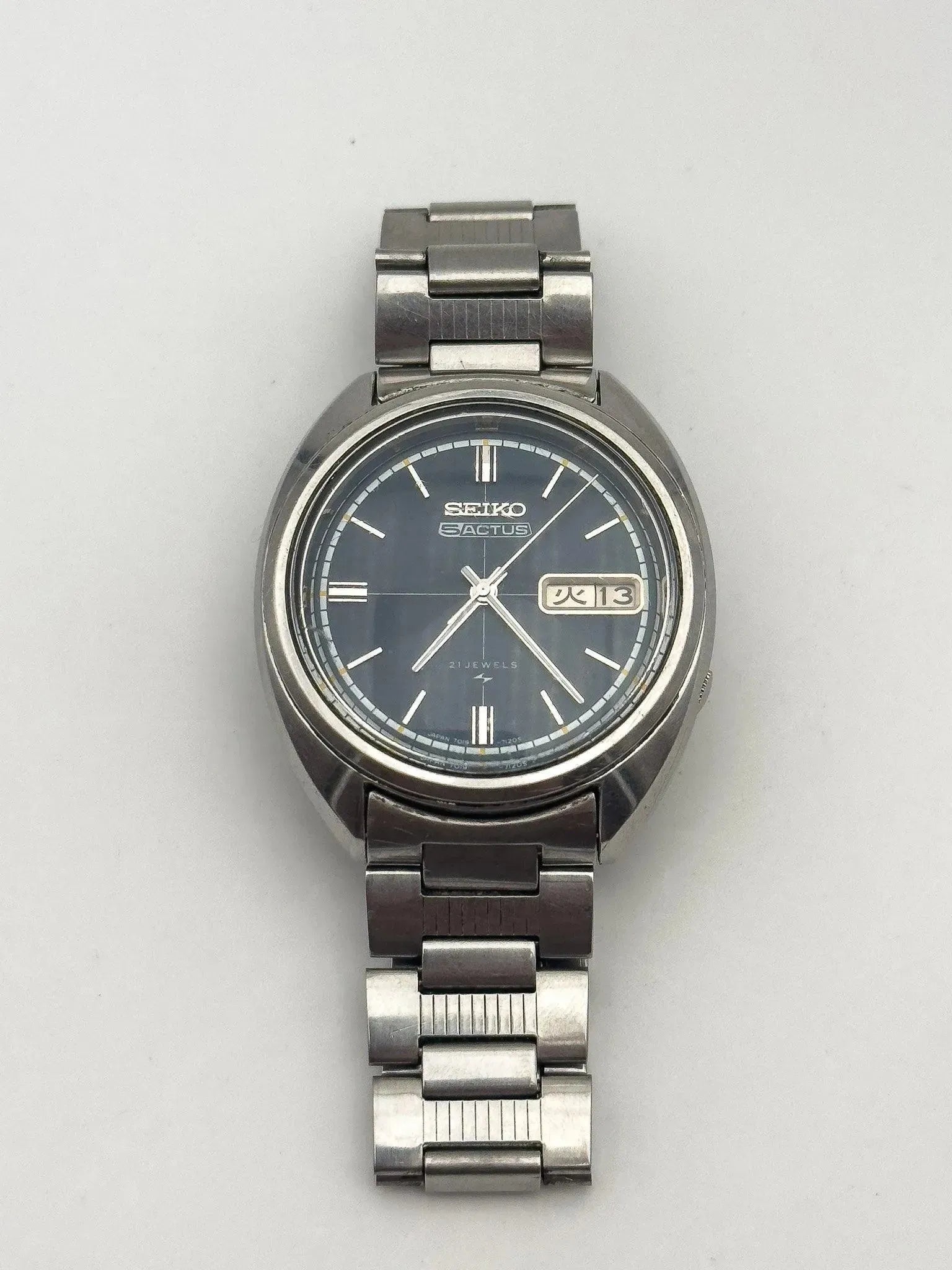 Seiko 5 - News Blue Dial bracelet Seiko - 1972 - Atelier Victor