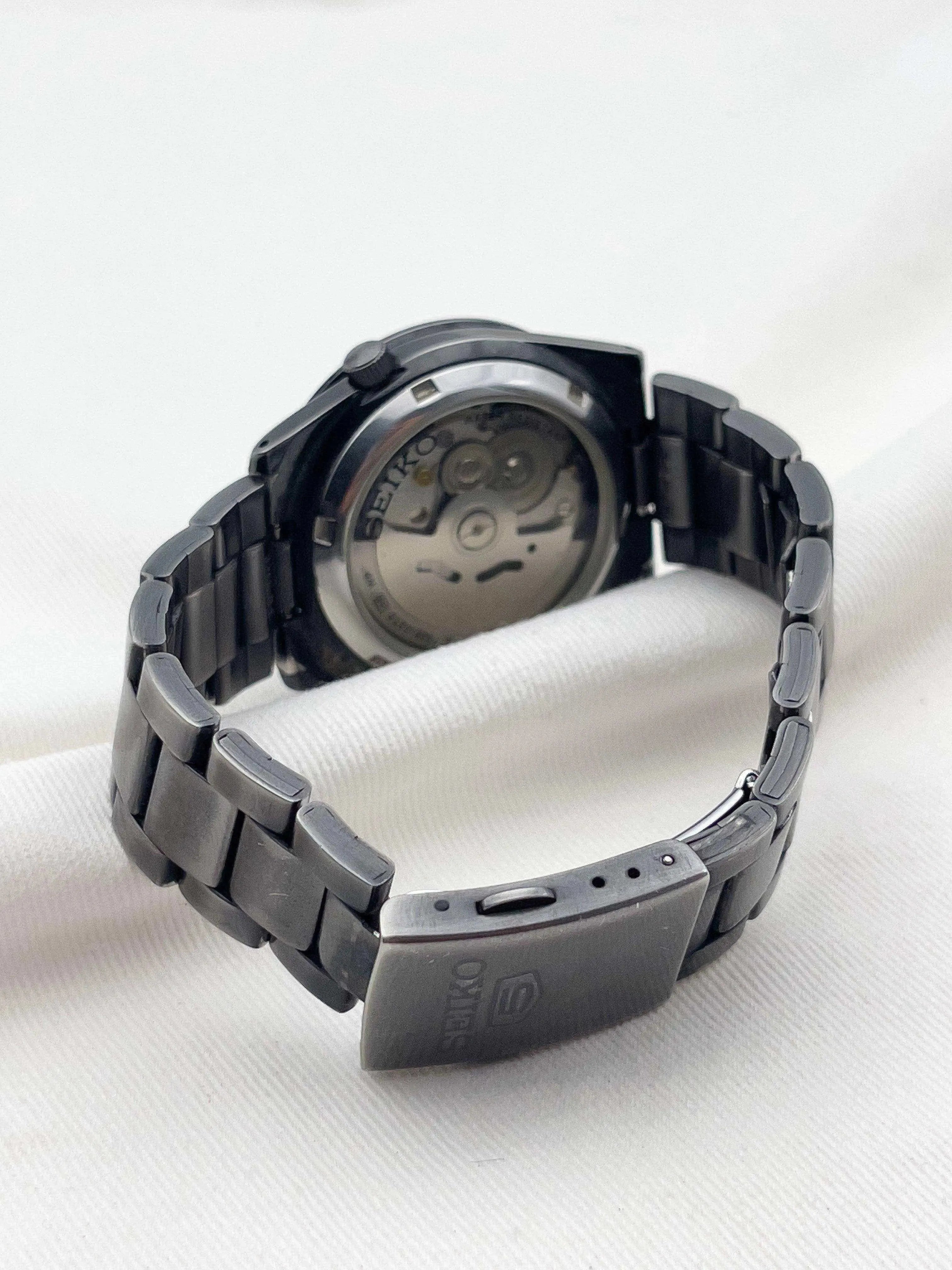 Seiko 5 - Black PVD - 00’s - Atelier Victor Paris - Vintage Watch Shop Dubai