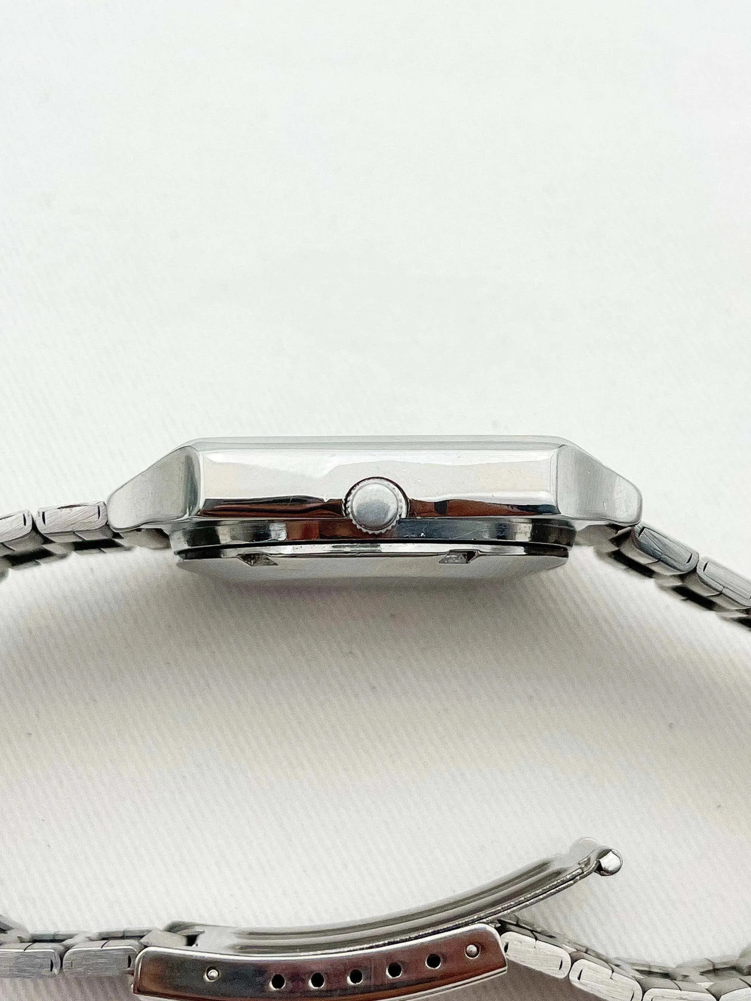 Seiko 5 - Chocolate Dial - 1982 - Atelier Victor Paris - Vintage Watch Shop Dubai