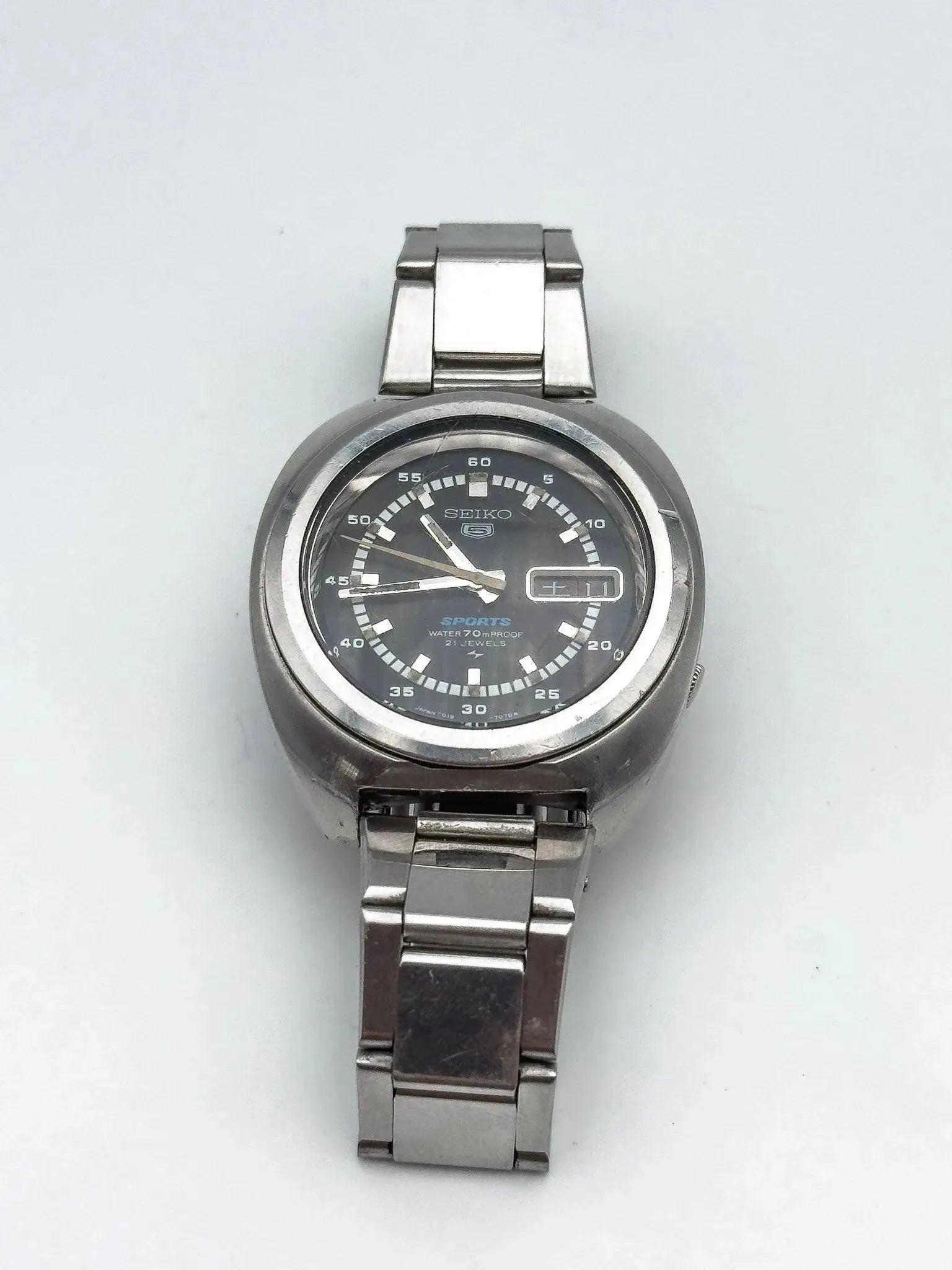 Seiko 5 Sports - Black Dial Kanji - 1972 - Atelier Victor Paris - Vintage Watch Shop Dubai