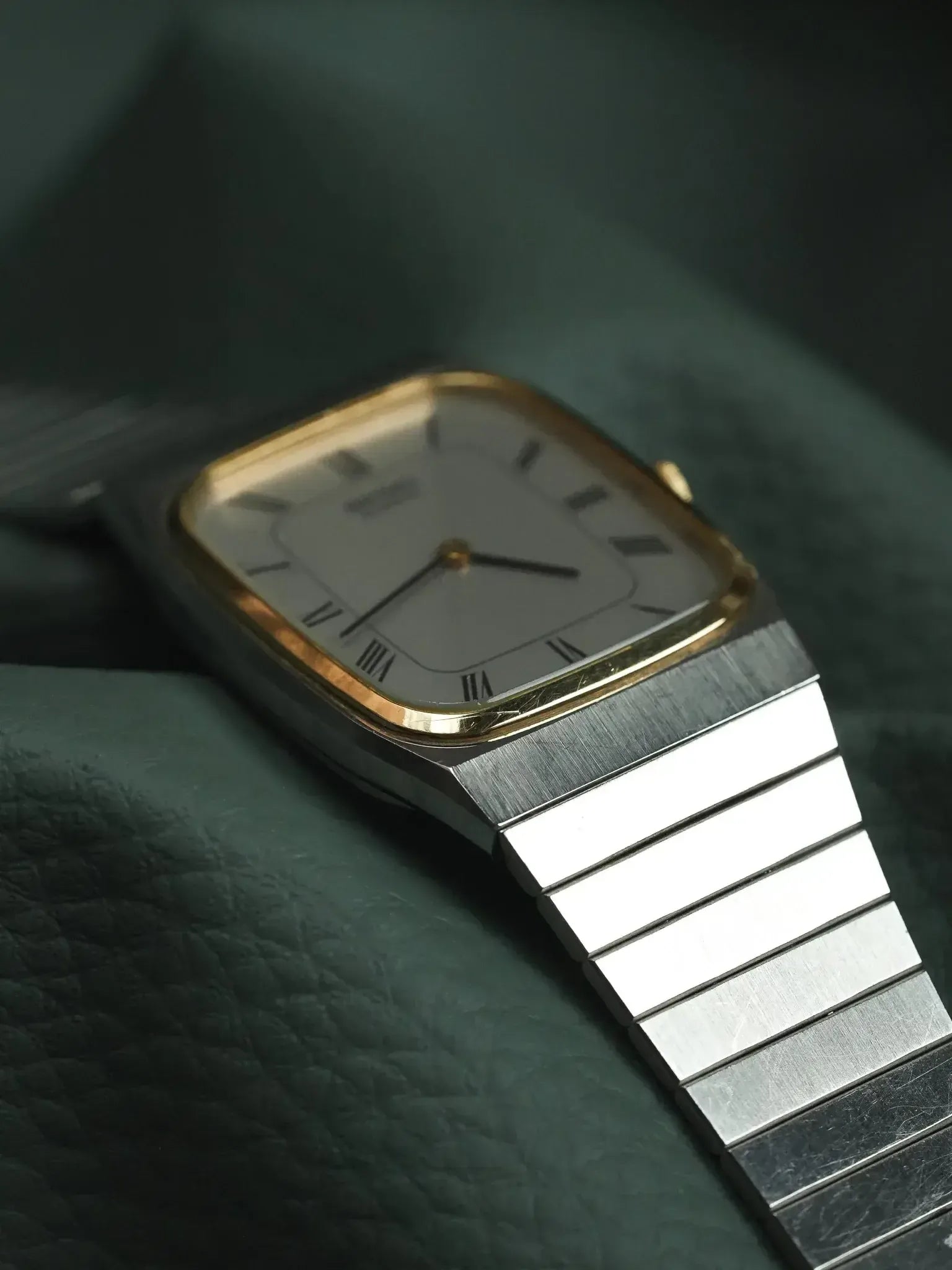 Seiko - Steel gold watch with integrated bracelet - 1981 - Atelier