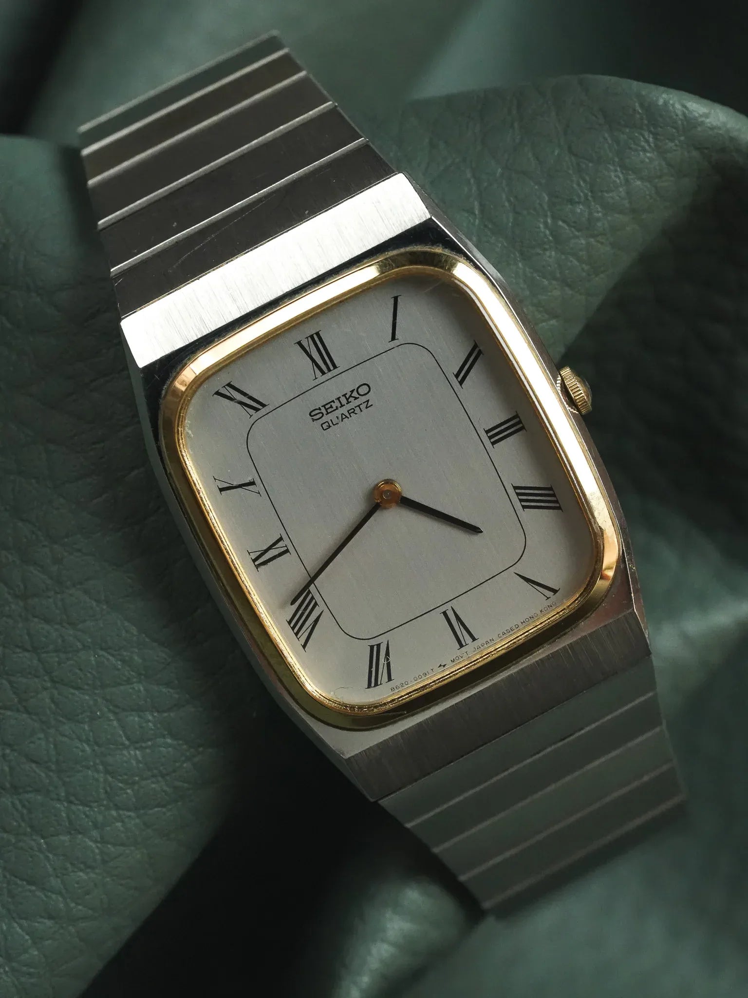 Seiko - Acier lunette or avec bracelet intégré - 1981 - Atelier Victor