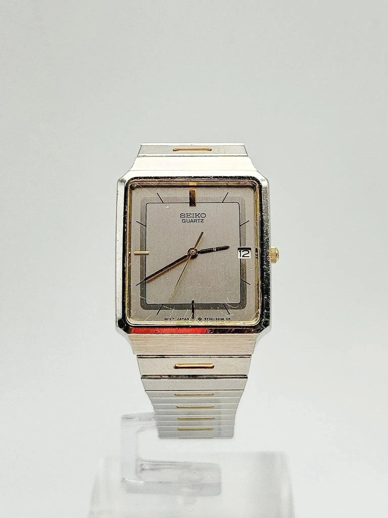 Seiko - Acier Strié Doré Bracelet intégré - 1997 - Atelier Victor - Vintage  Shop