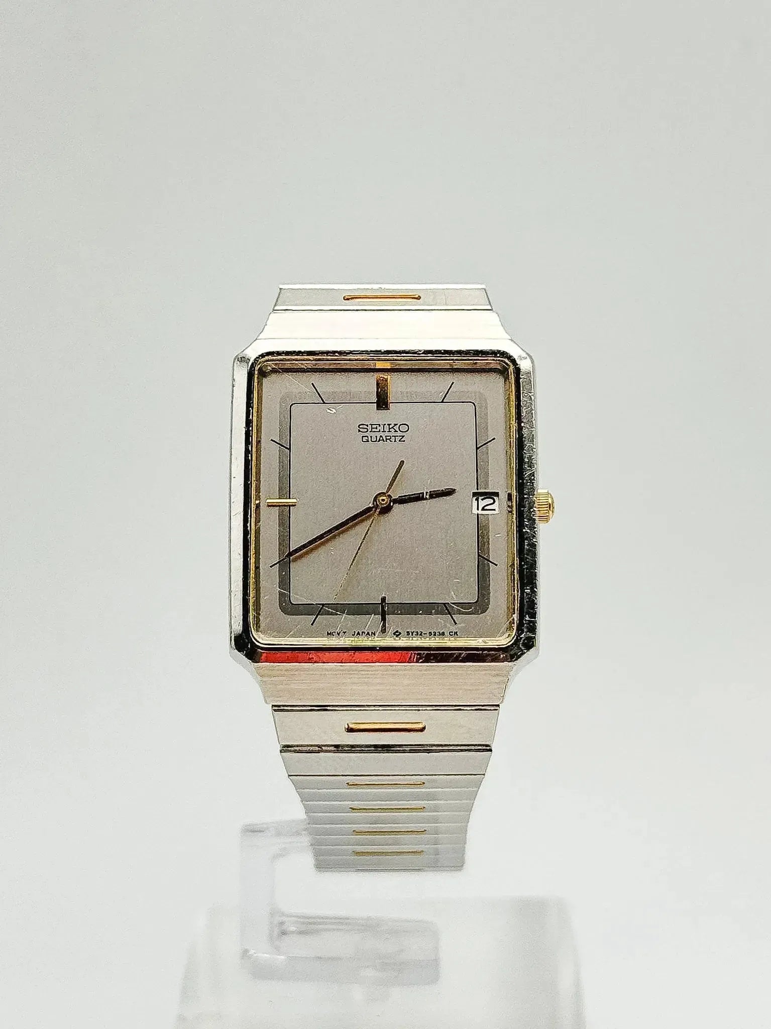 Seiko - Acier Strié Doré Bracelet intégré - 1997 - Atelier Victor - Vintage  Shop