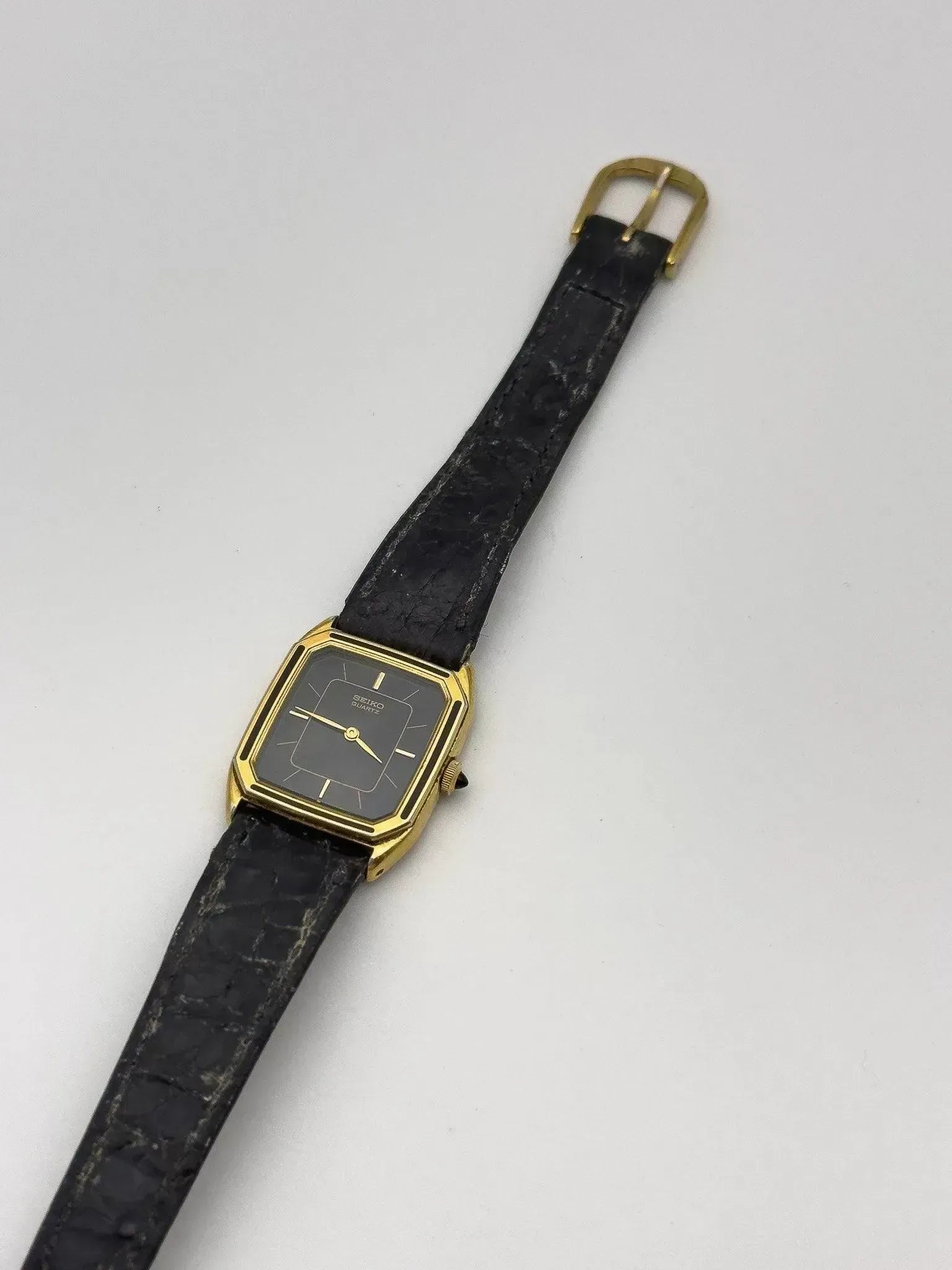 Seiko - Black Cabochon Lady - 1982 - Atelier Victor