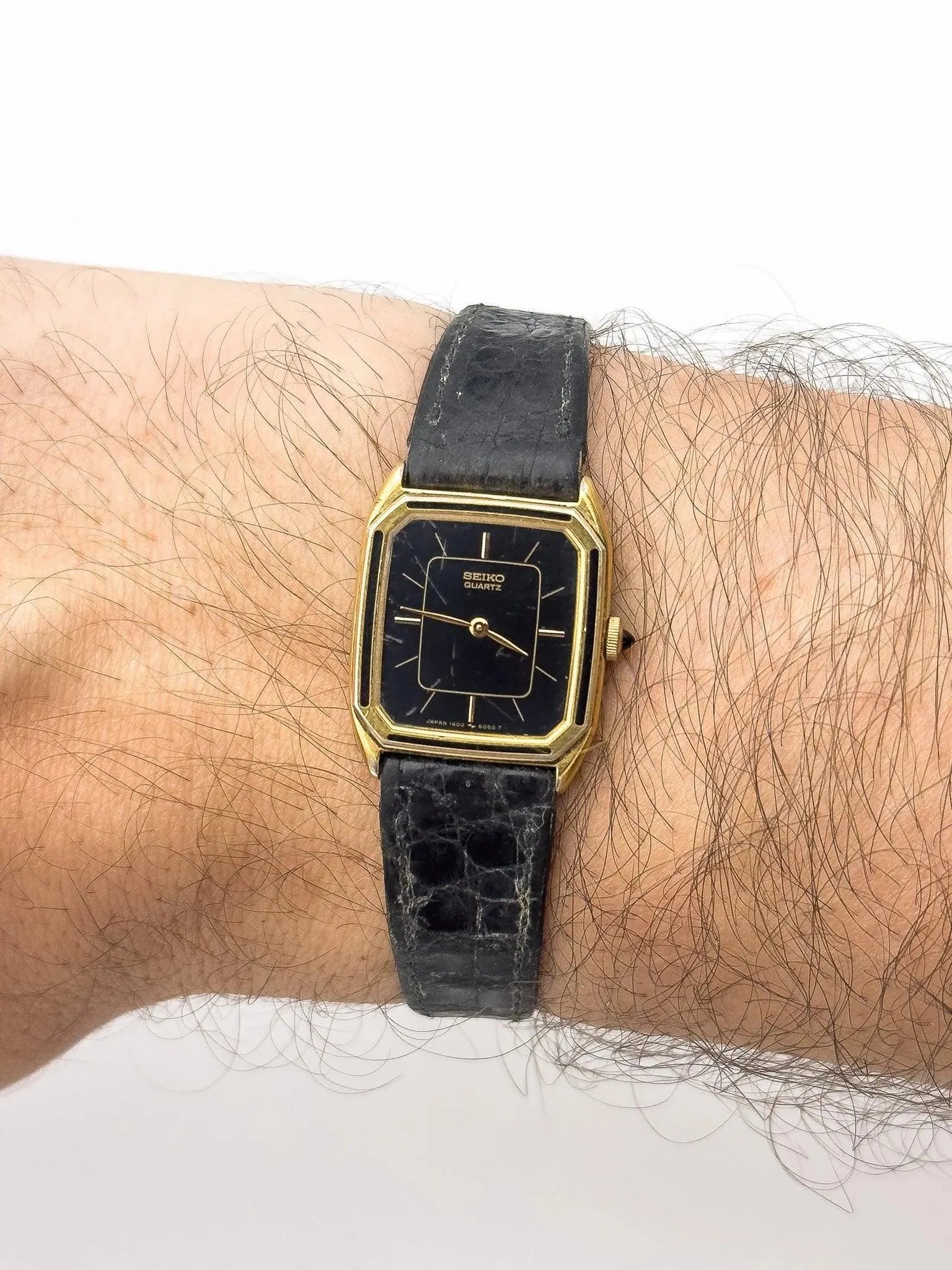 Seiko - Black Cabochon Lady - 1982 - Atelier Victor Paris - Vintage Watch Shop Dubai